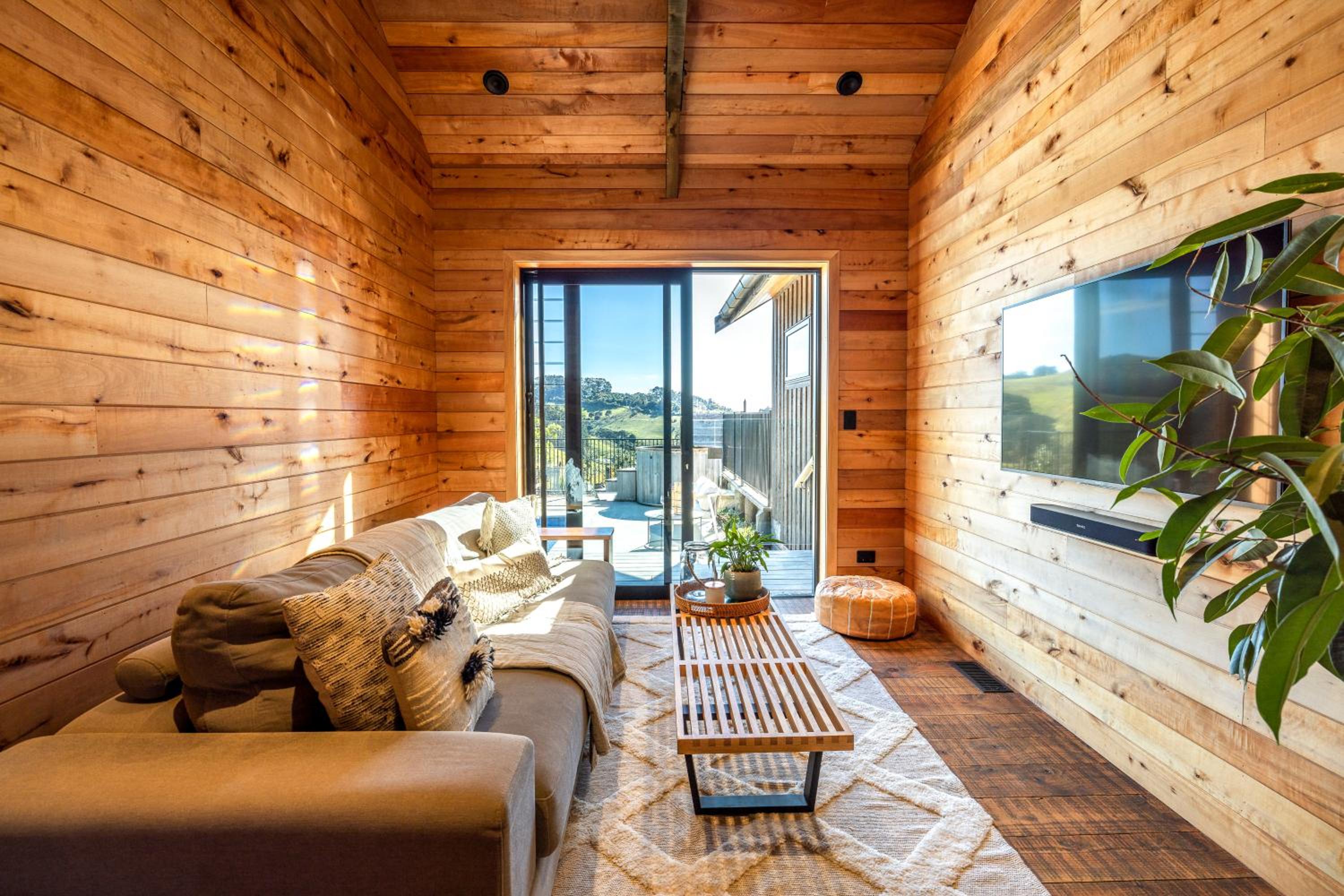 Three-Bedroom House photo 3