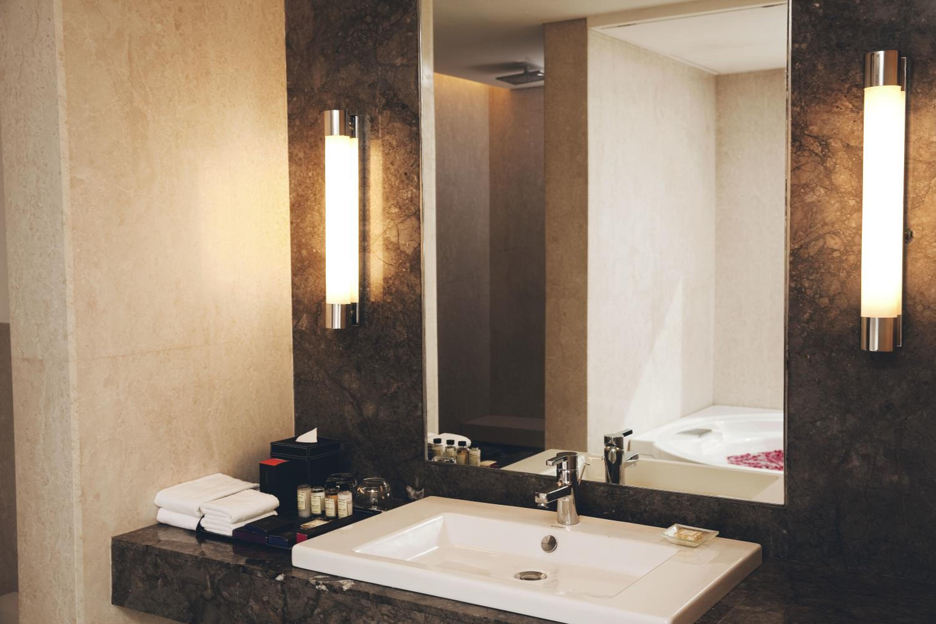 Studio Suite with omplimentary Welcome Drink & Chef's Amenities on Arrival photo 3
