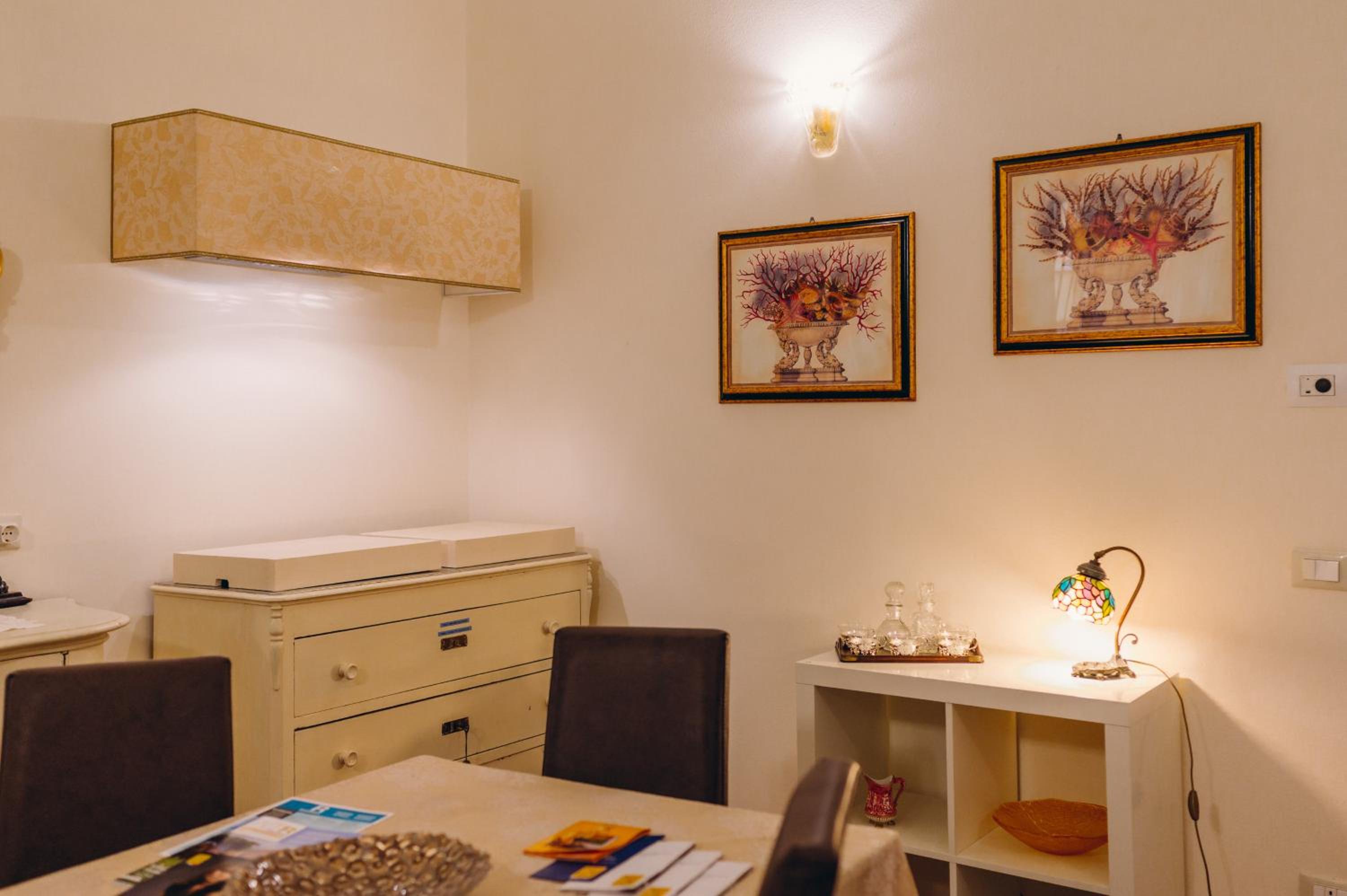 Queen Suite - Photo 6
