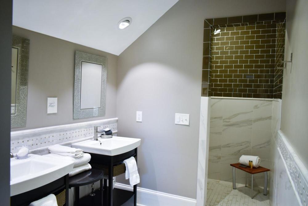Standard Suite photo 2