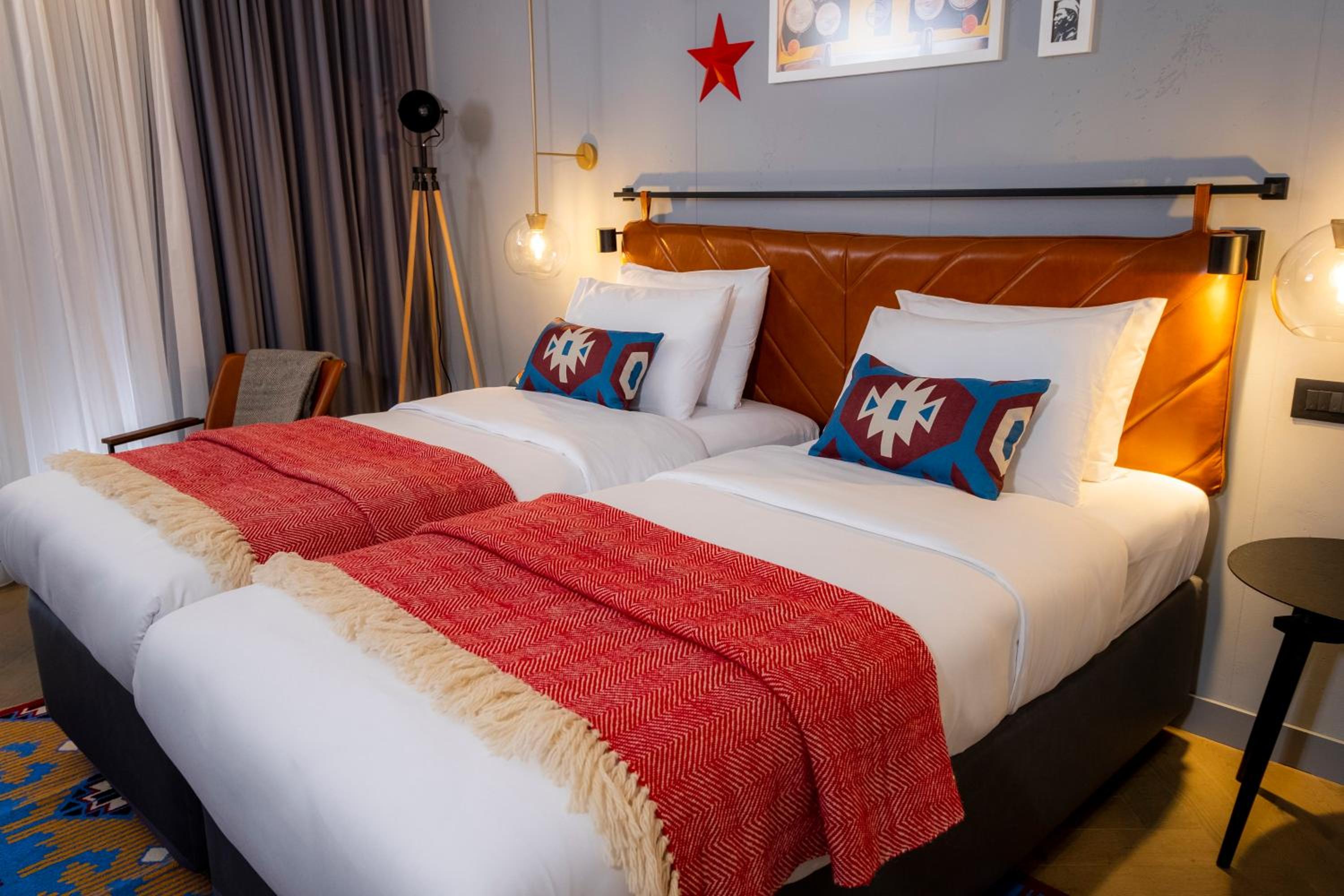 Standard Twin Room - Photo 1