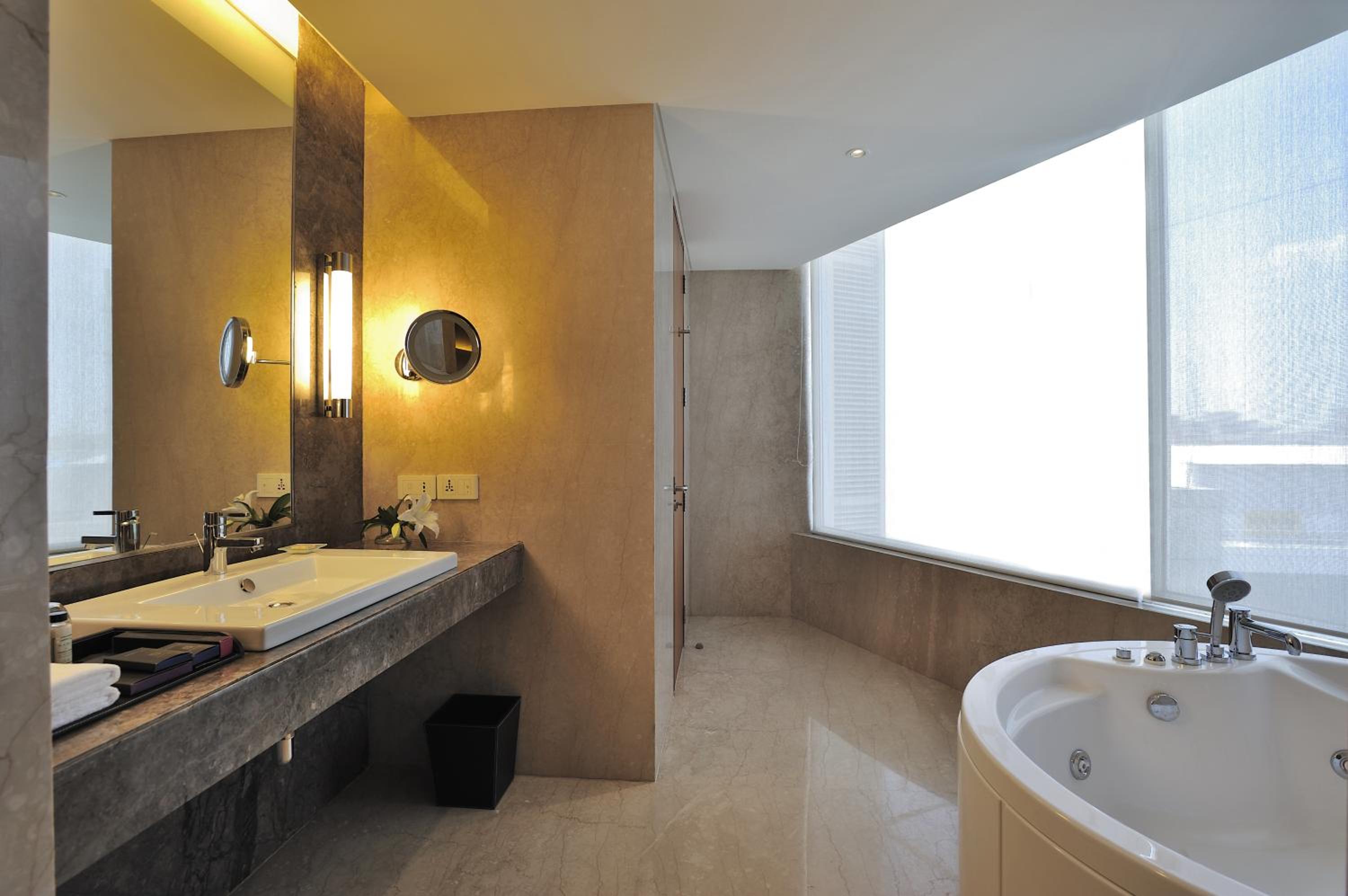 Studio Suite with omplimentary Welcome Drink & Chef’s Amenities on Arrival