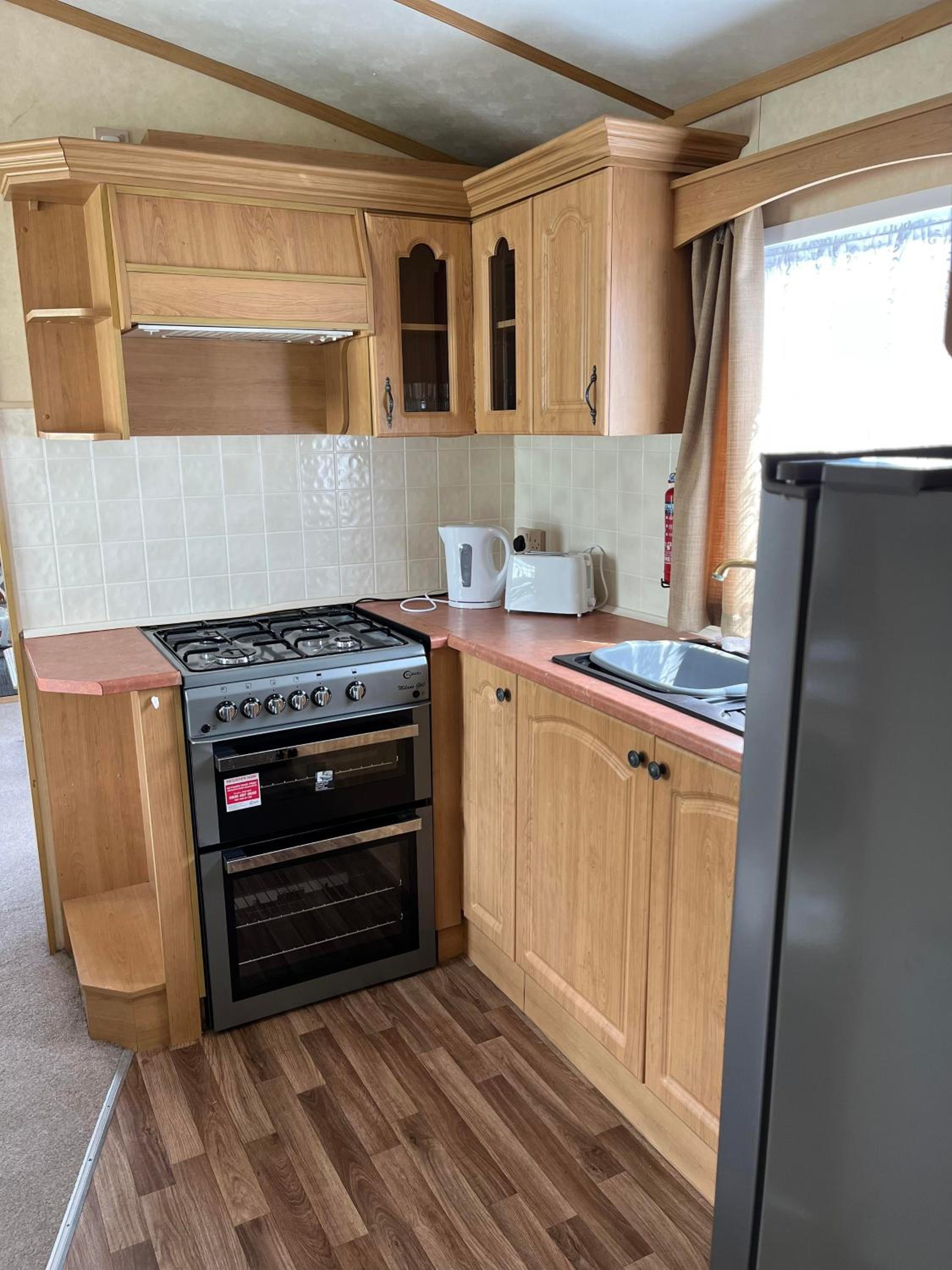 Caravan 8 photo 2
