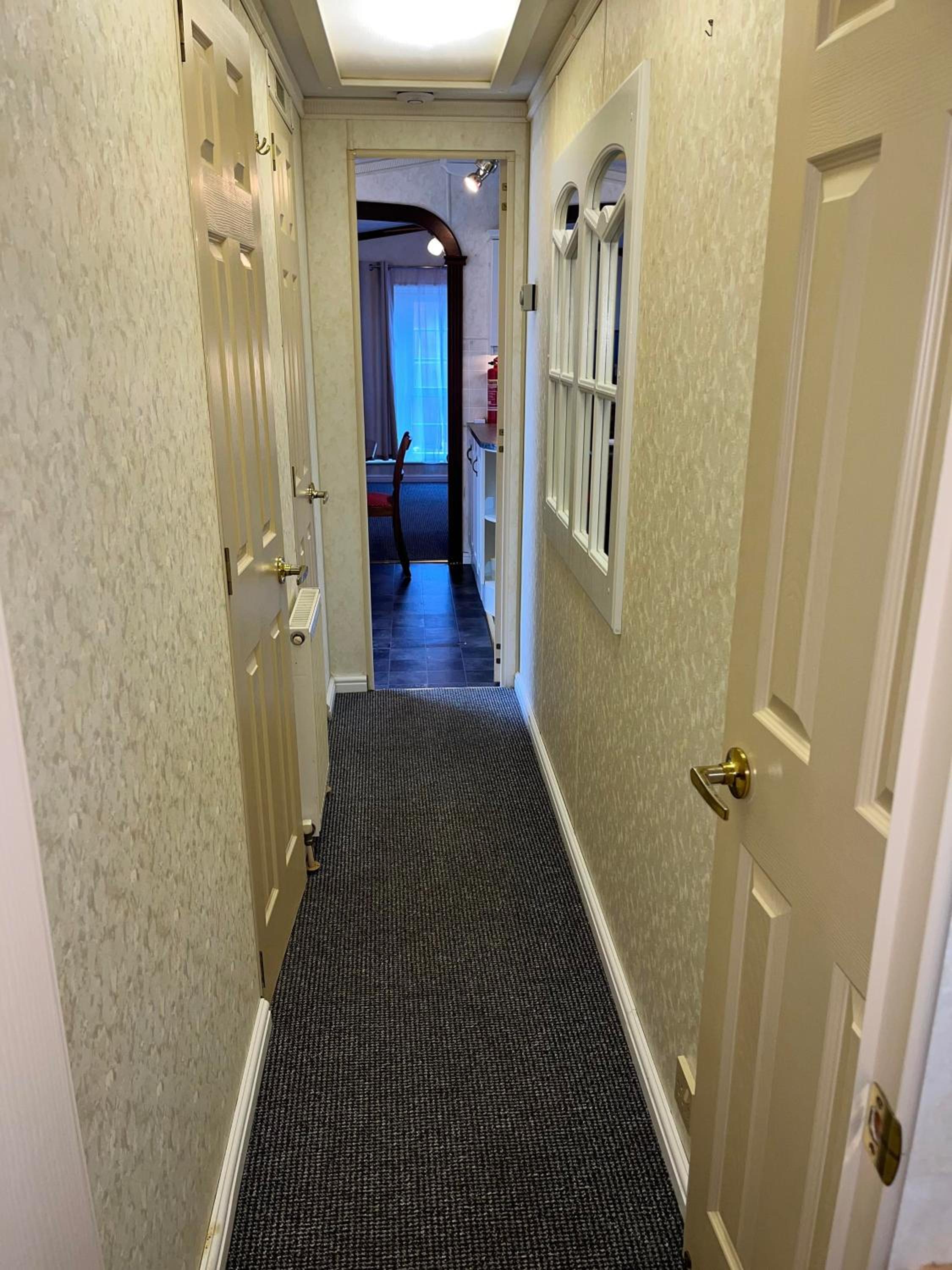Caravan 12 photo 2
