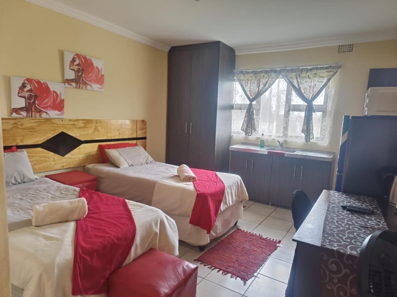 Classic Twin Room - Photo 9