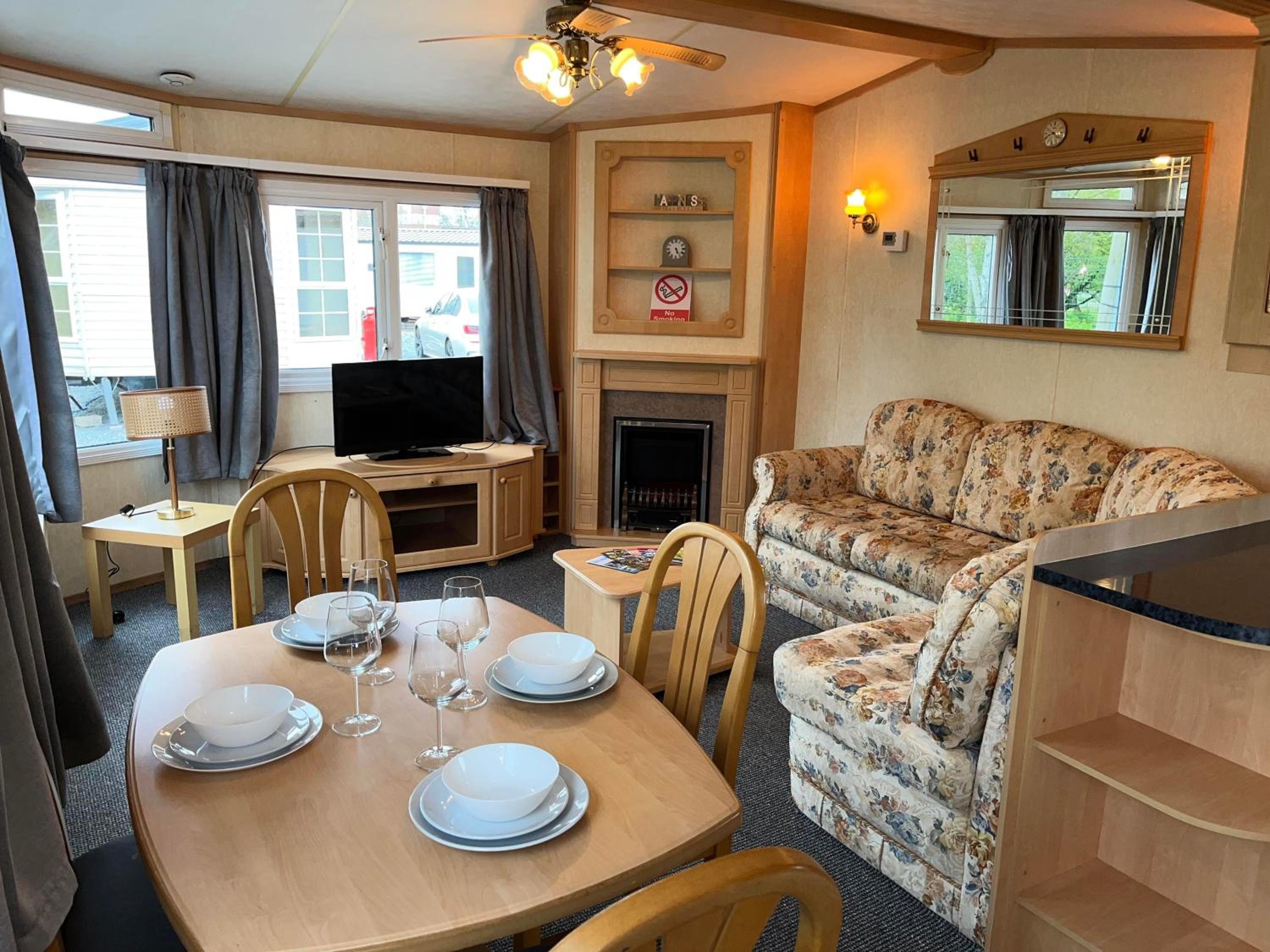 Caravan 11 photo 1