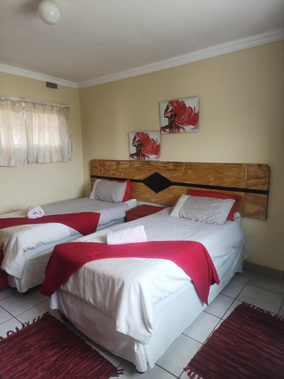 Classic Twin Room - Photo 10