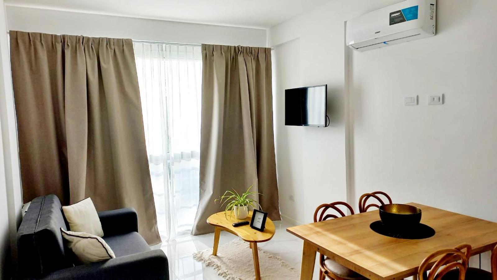 One-Bedroom Apartment photo 1