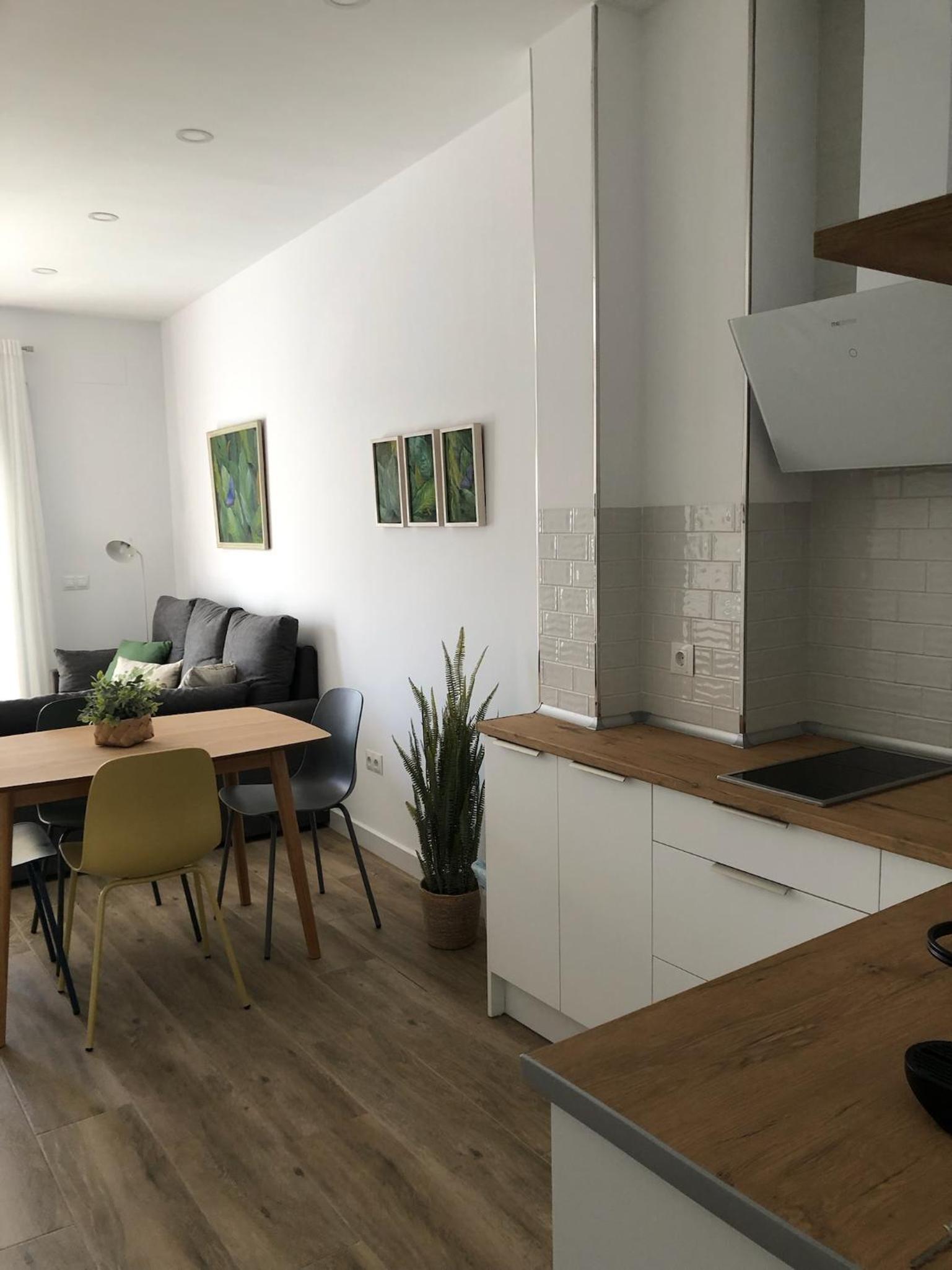 One-Bedroom Apartment with Balcony photo 2