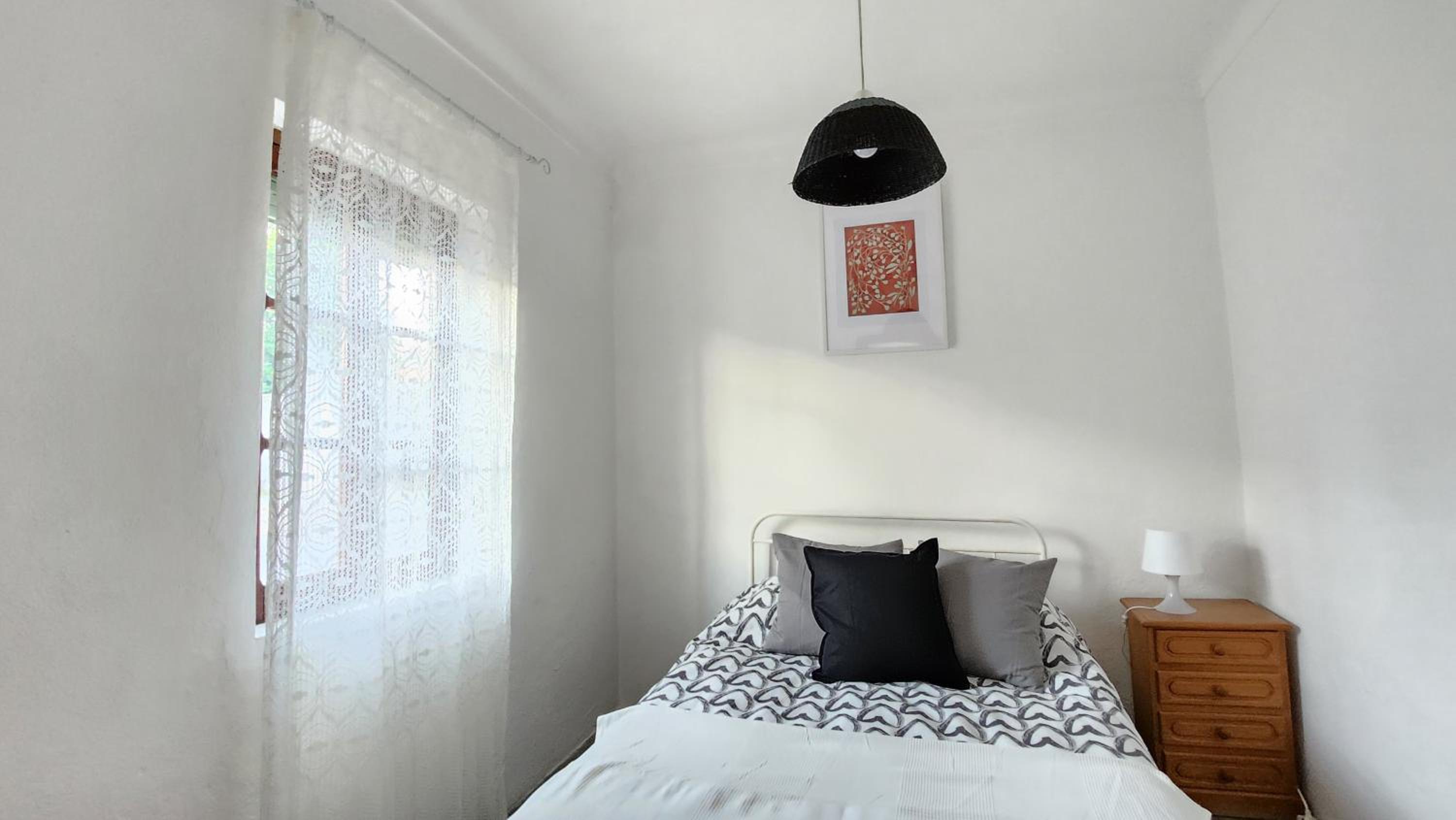 Three-Bedroom House photo 3