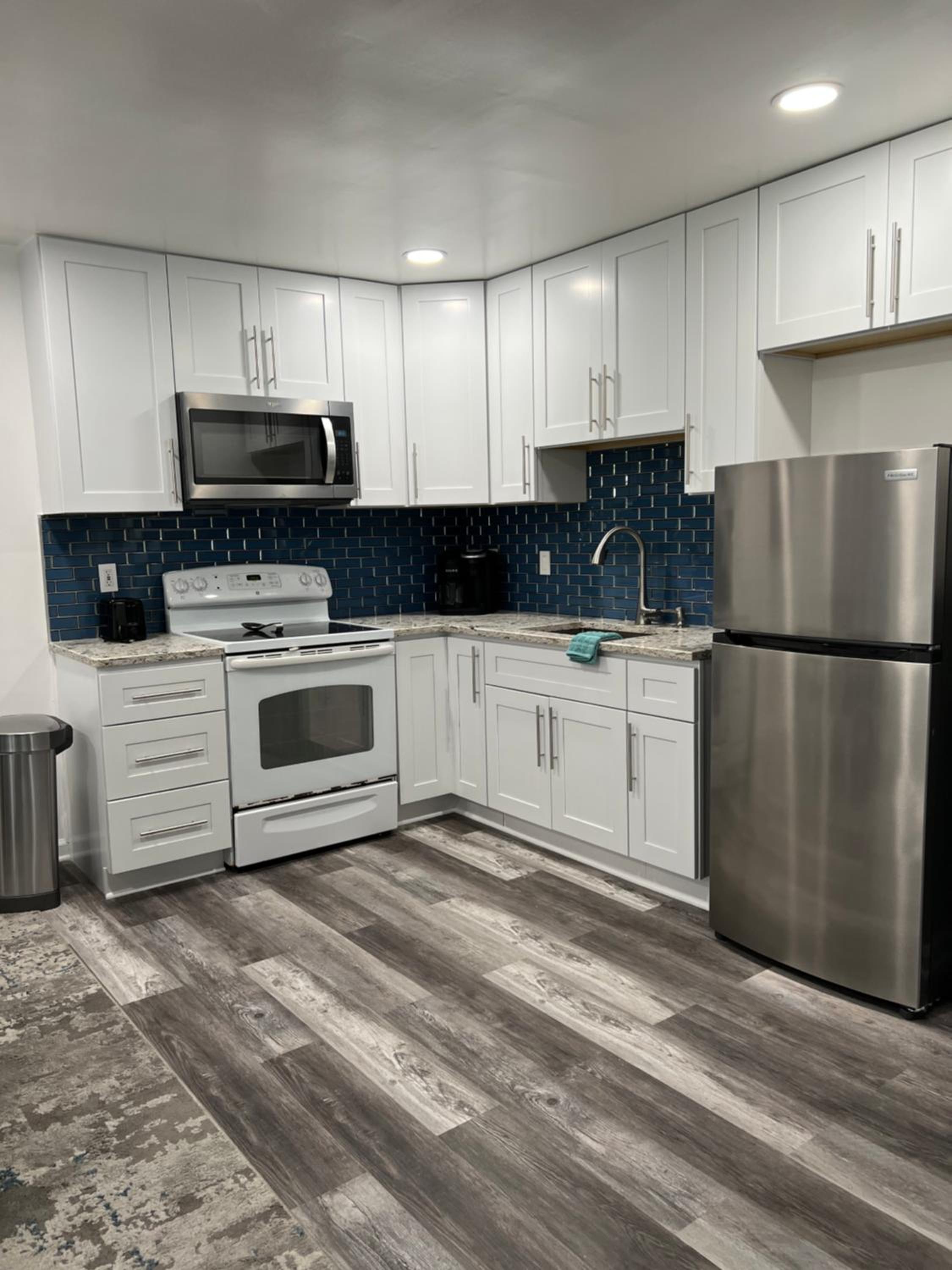 Two-Bedroom Apartment - Photo 12