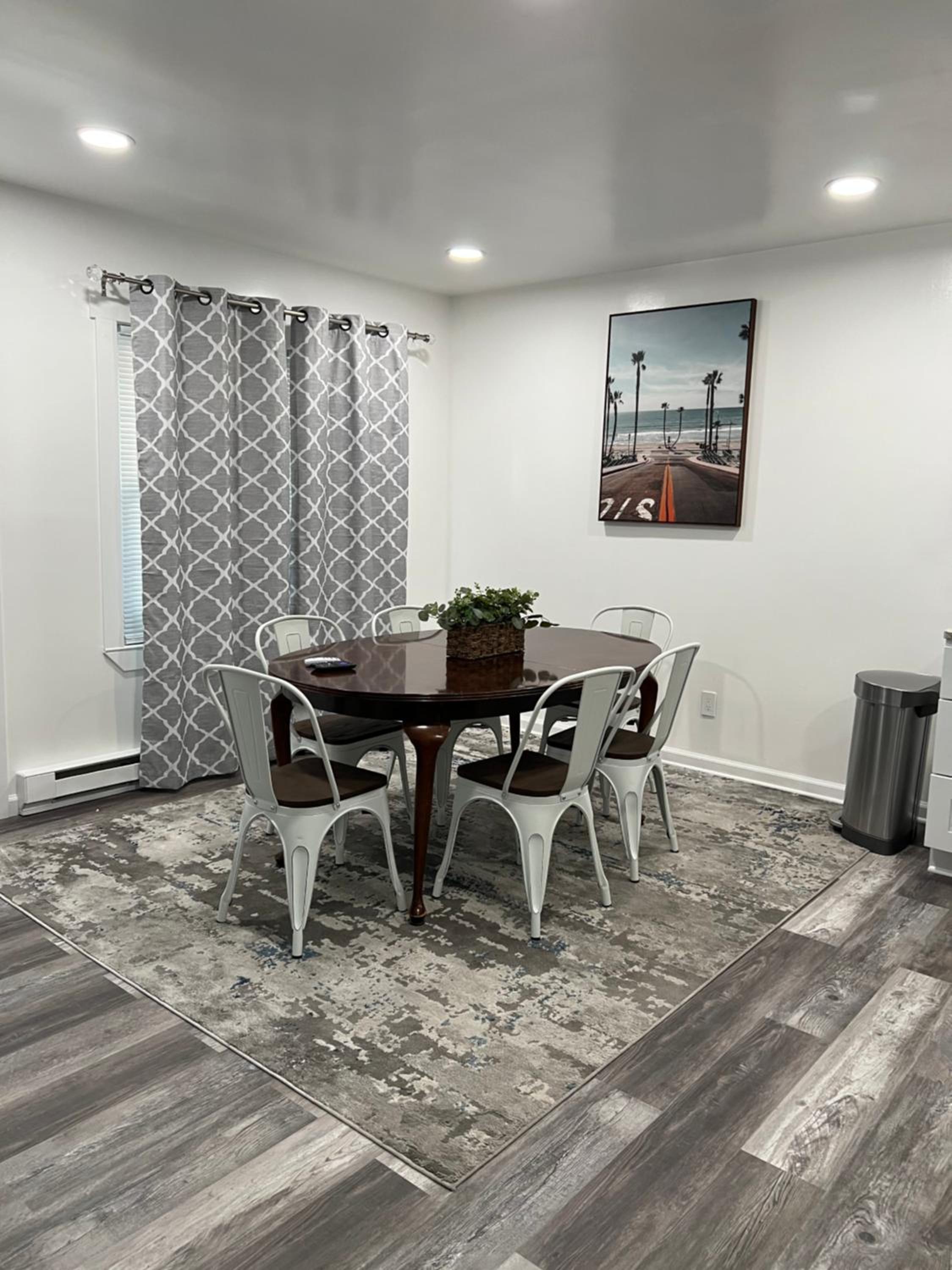Two-Bedroom Apartment - Photo 18