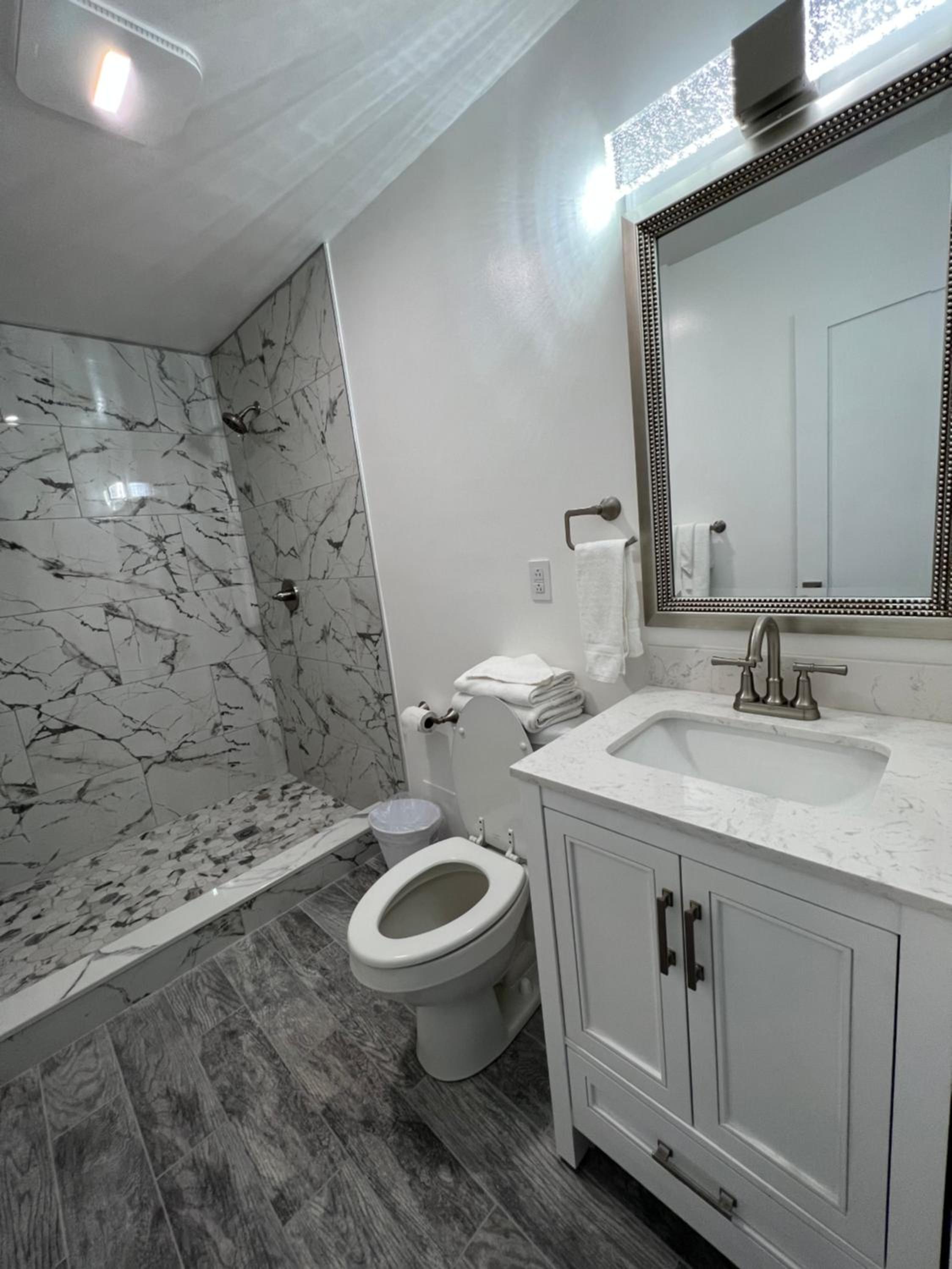 Two-Bedroom Apartment - Photo 15