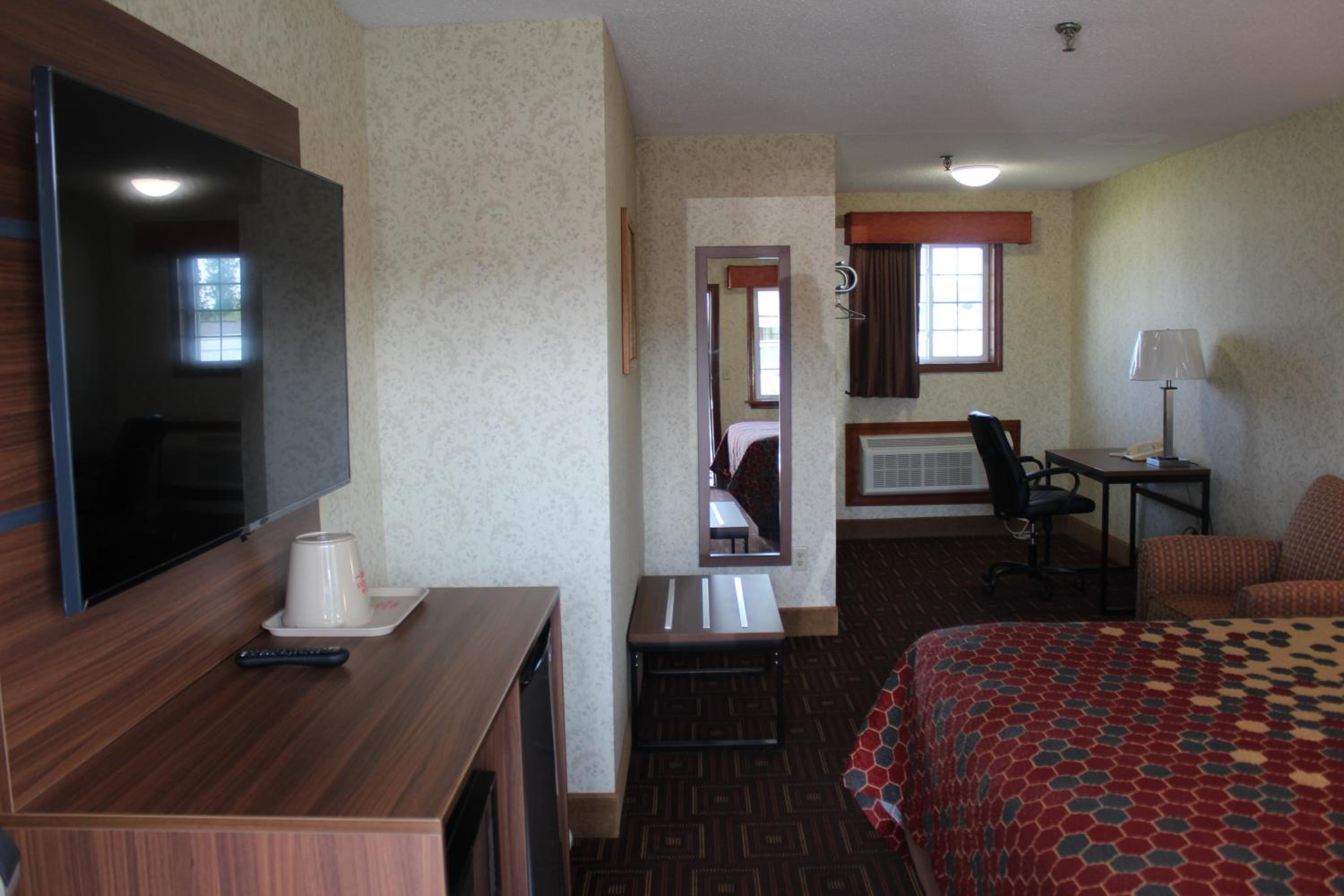 King Room - Non-Smoking - Photo 3