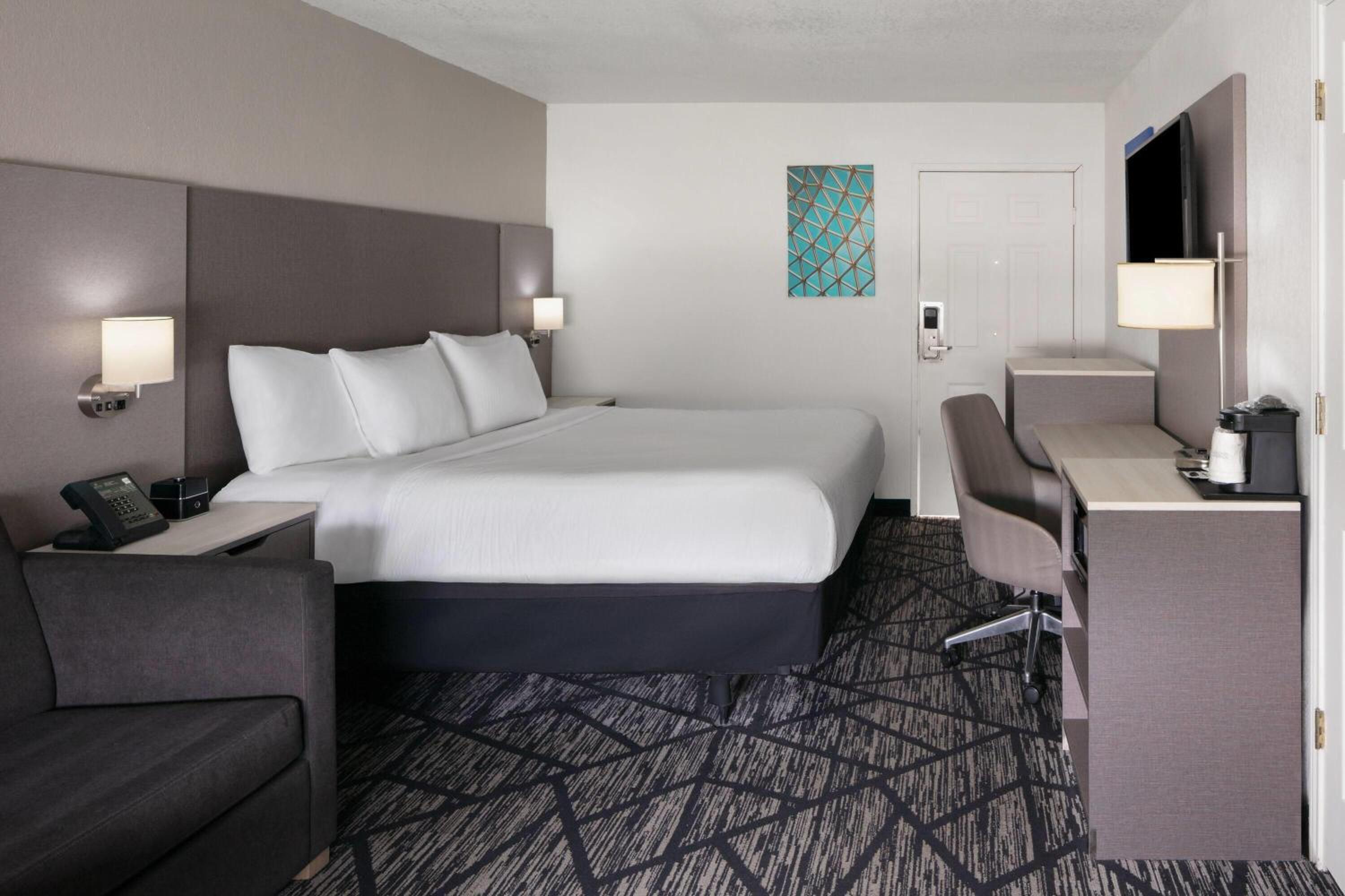 Deluxe King Room