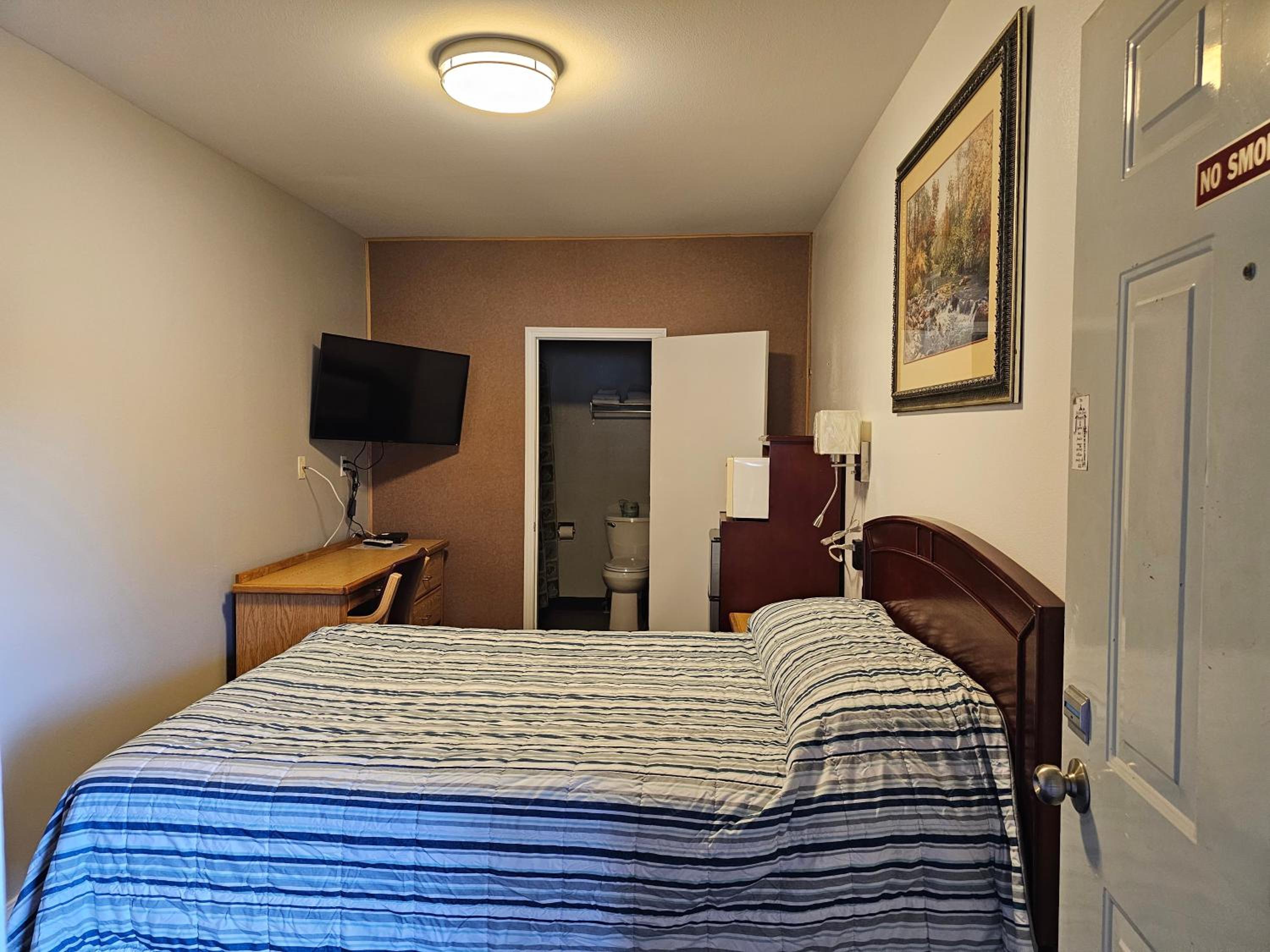 Queen Room photo 1