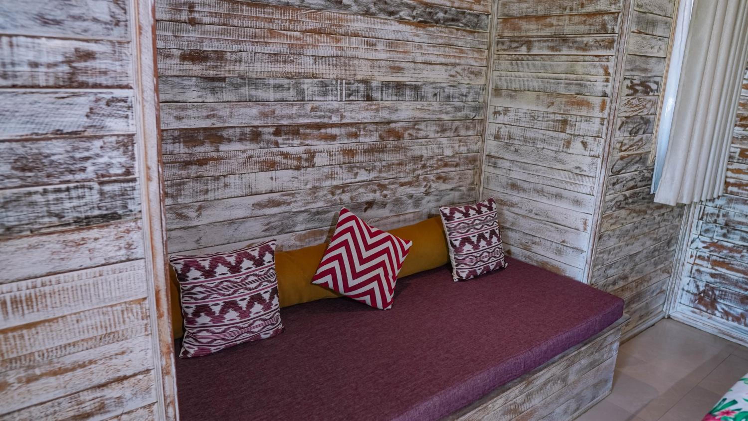 Deluxe Double Room - Photo 12
