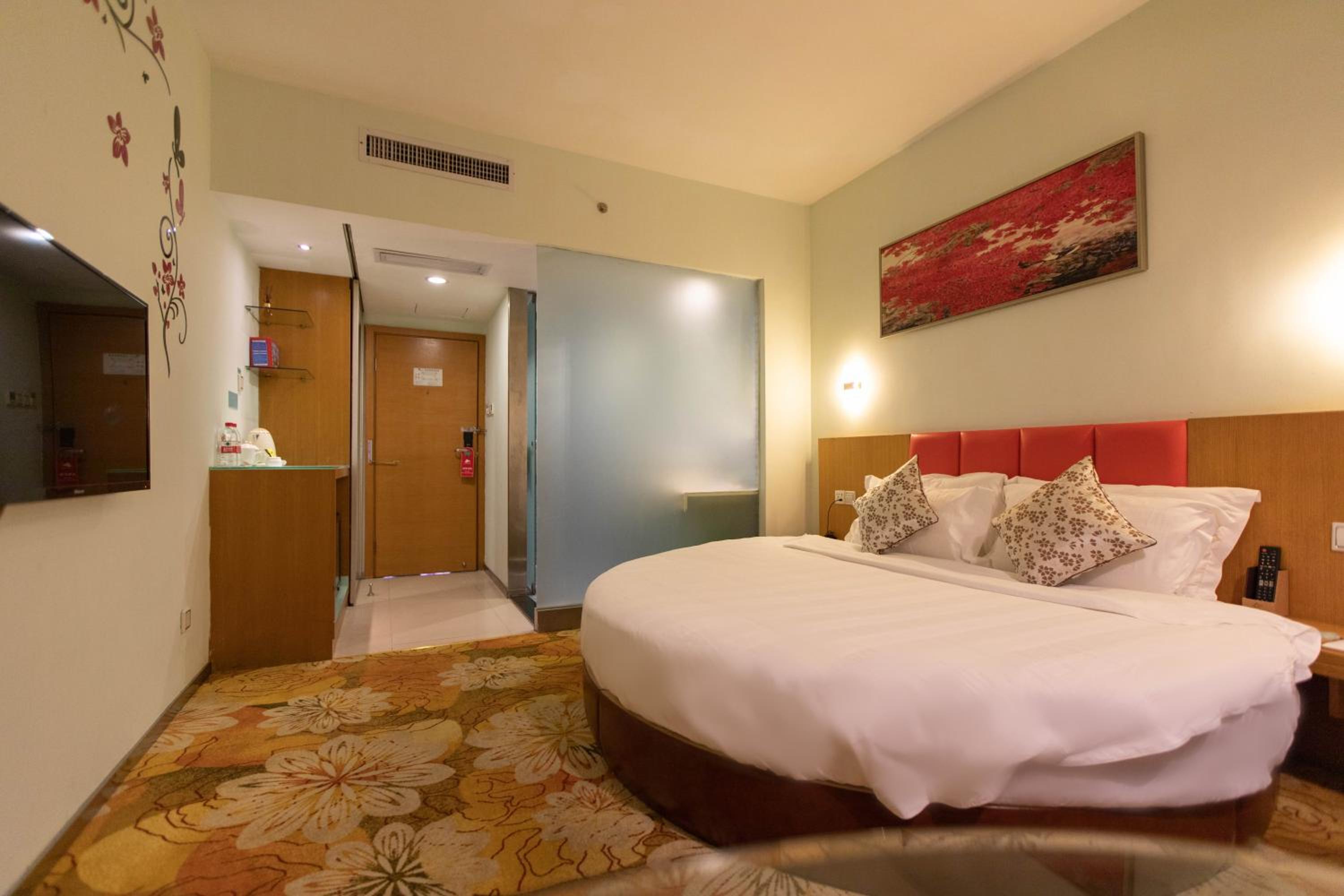 Romantic Room with Round Bed