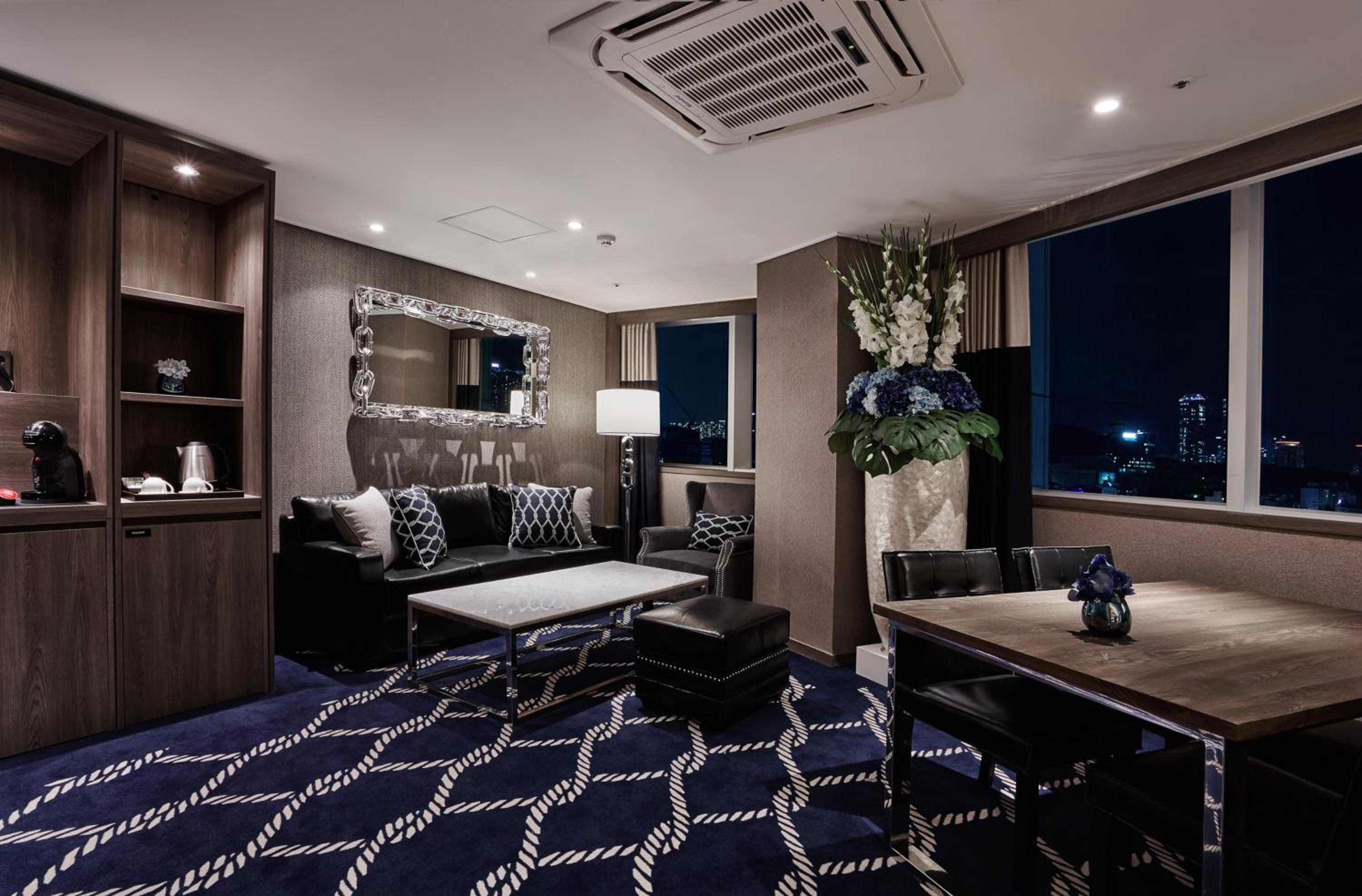 King Suite With Ocean View photo 2