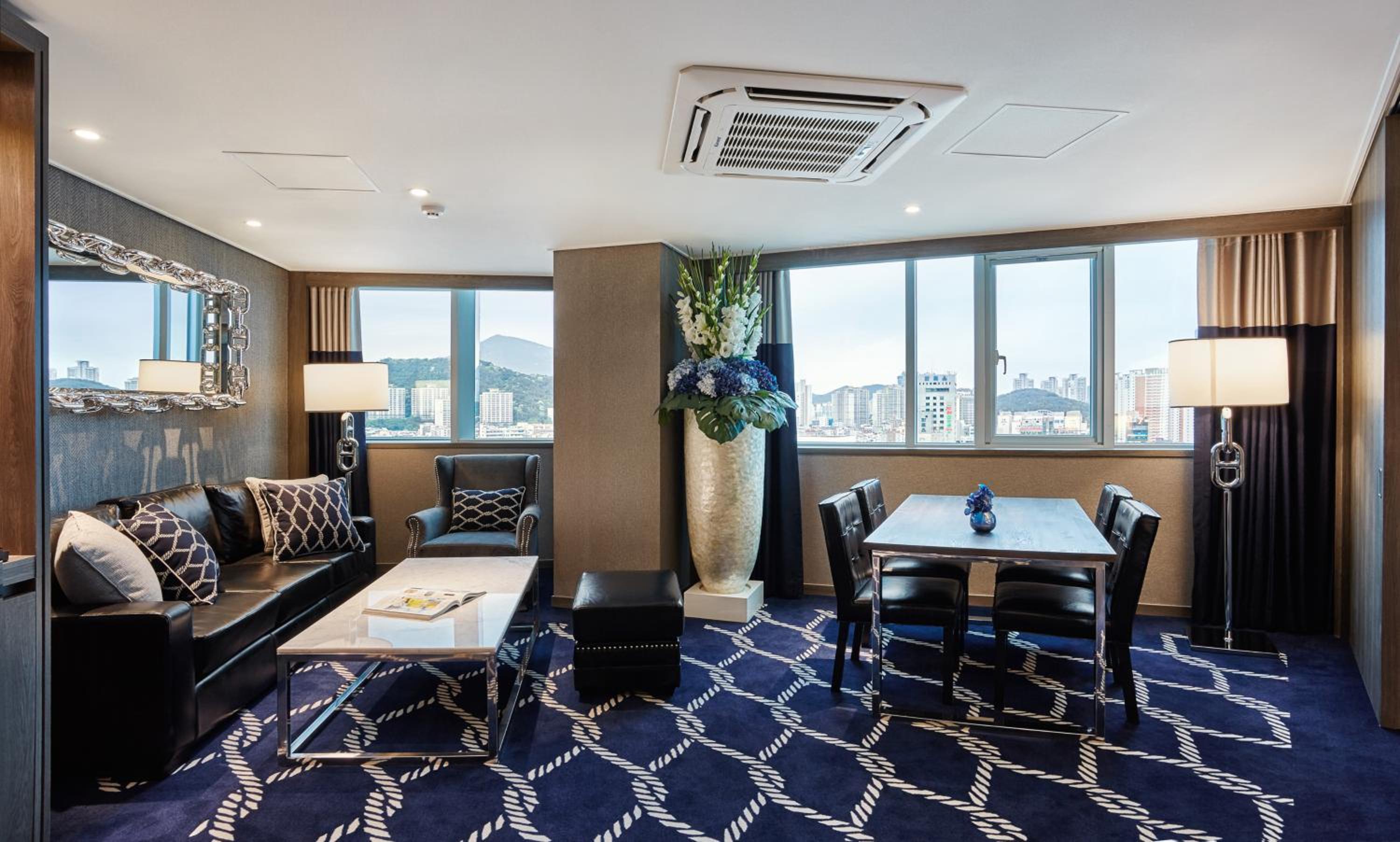 King Suite With Ocean View photo 3