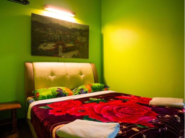 Double Room with Shared Bathroom photo 3