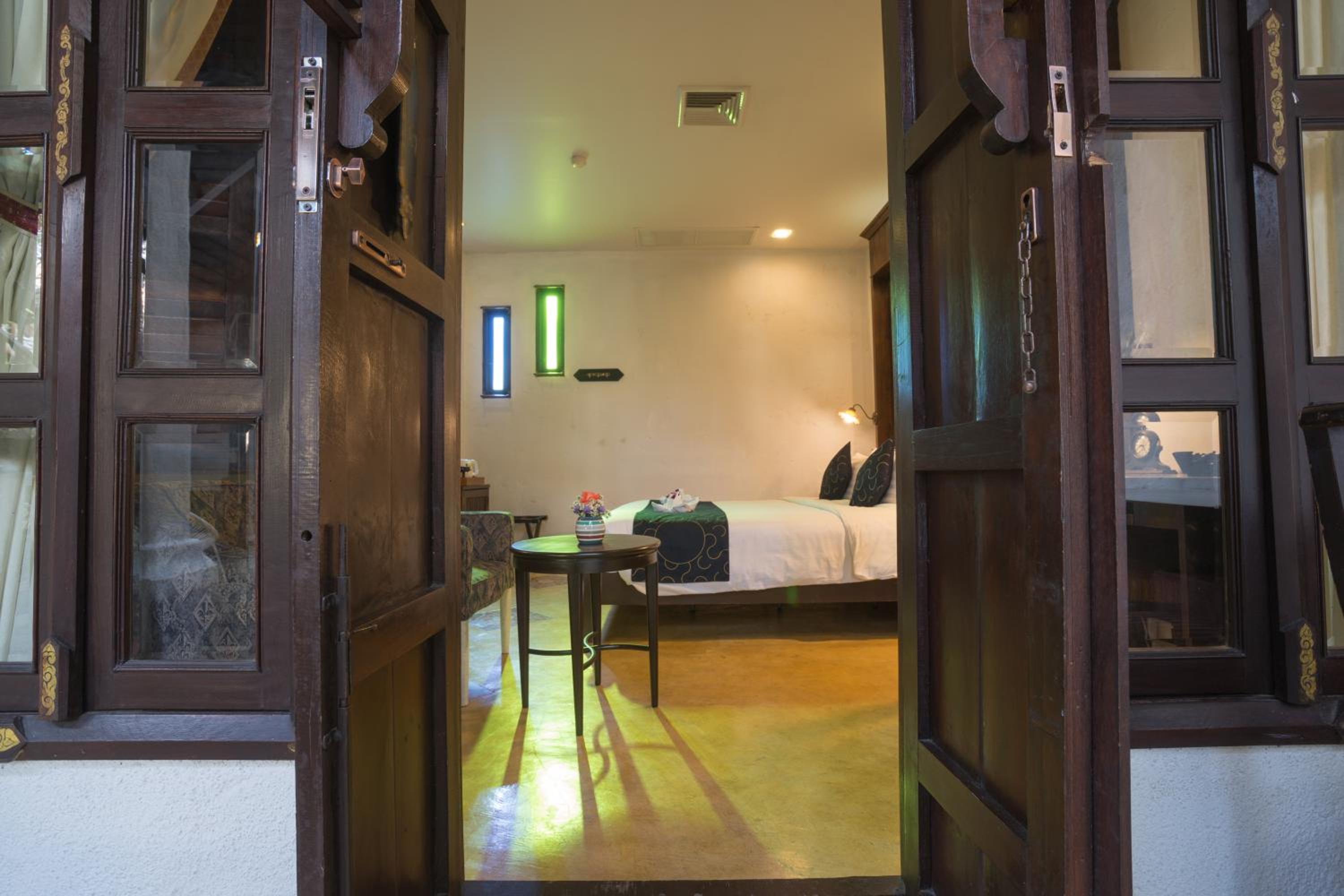 Deluxe Double Room - Photo 12