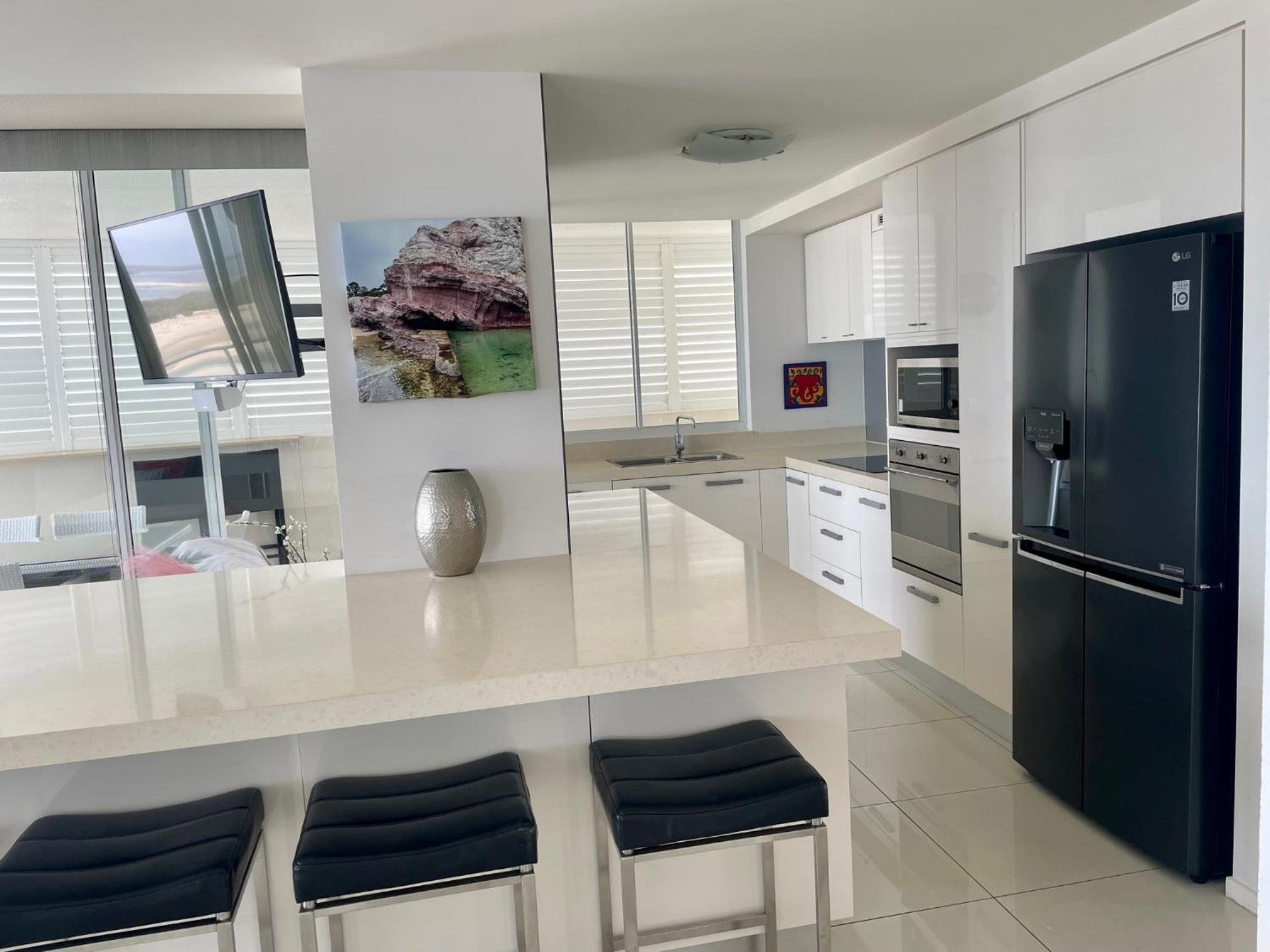 Two-Bedroom Apartment with Ocean View photo 2