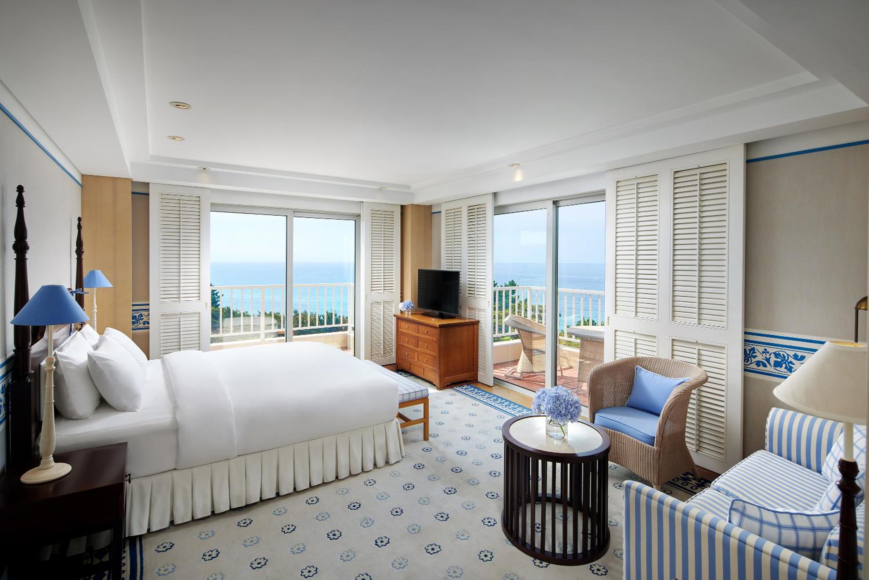 Royal Suite - Photo 2