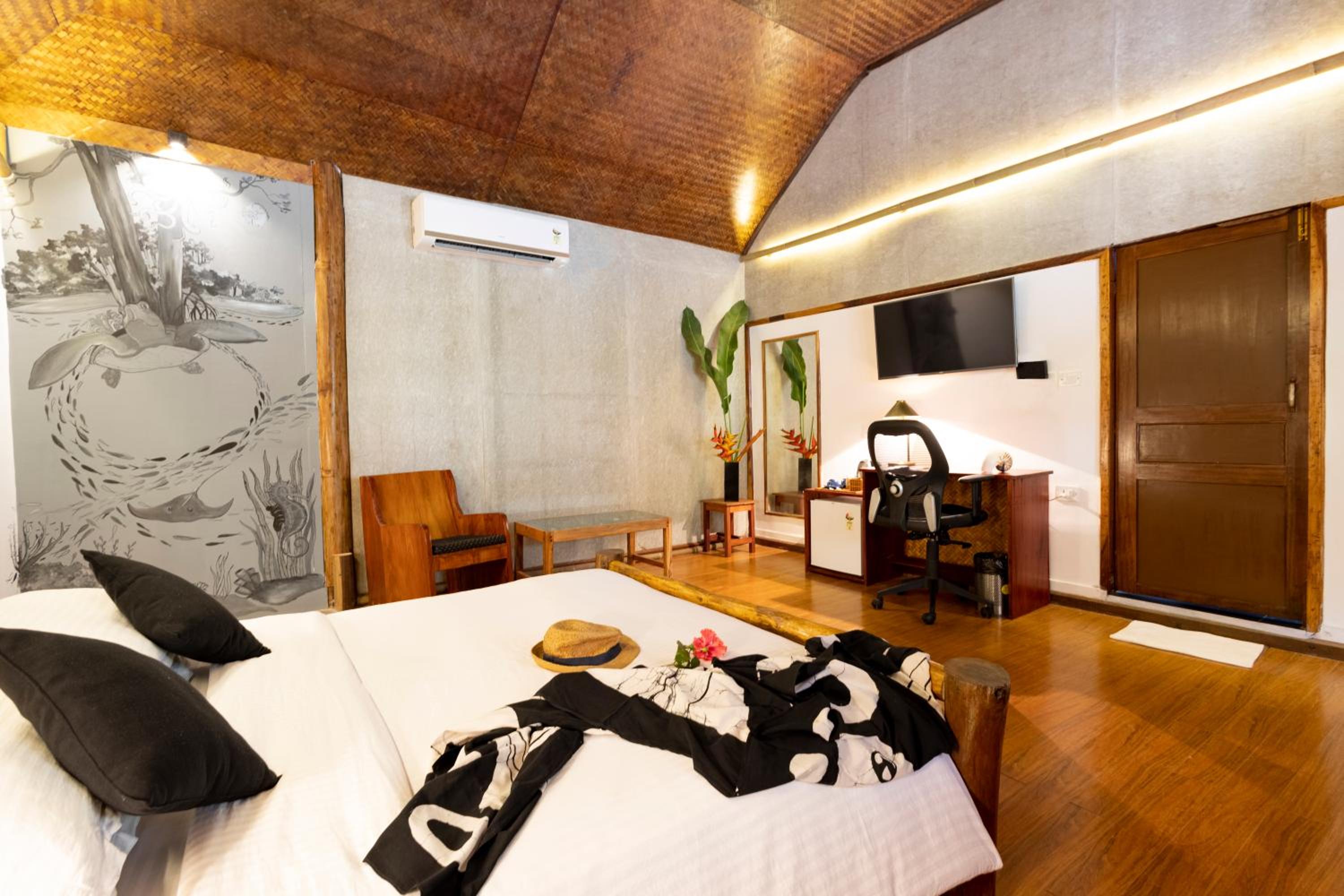 Suite - Photo 3