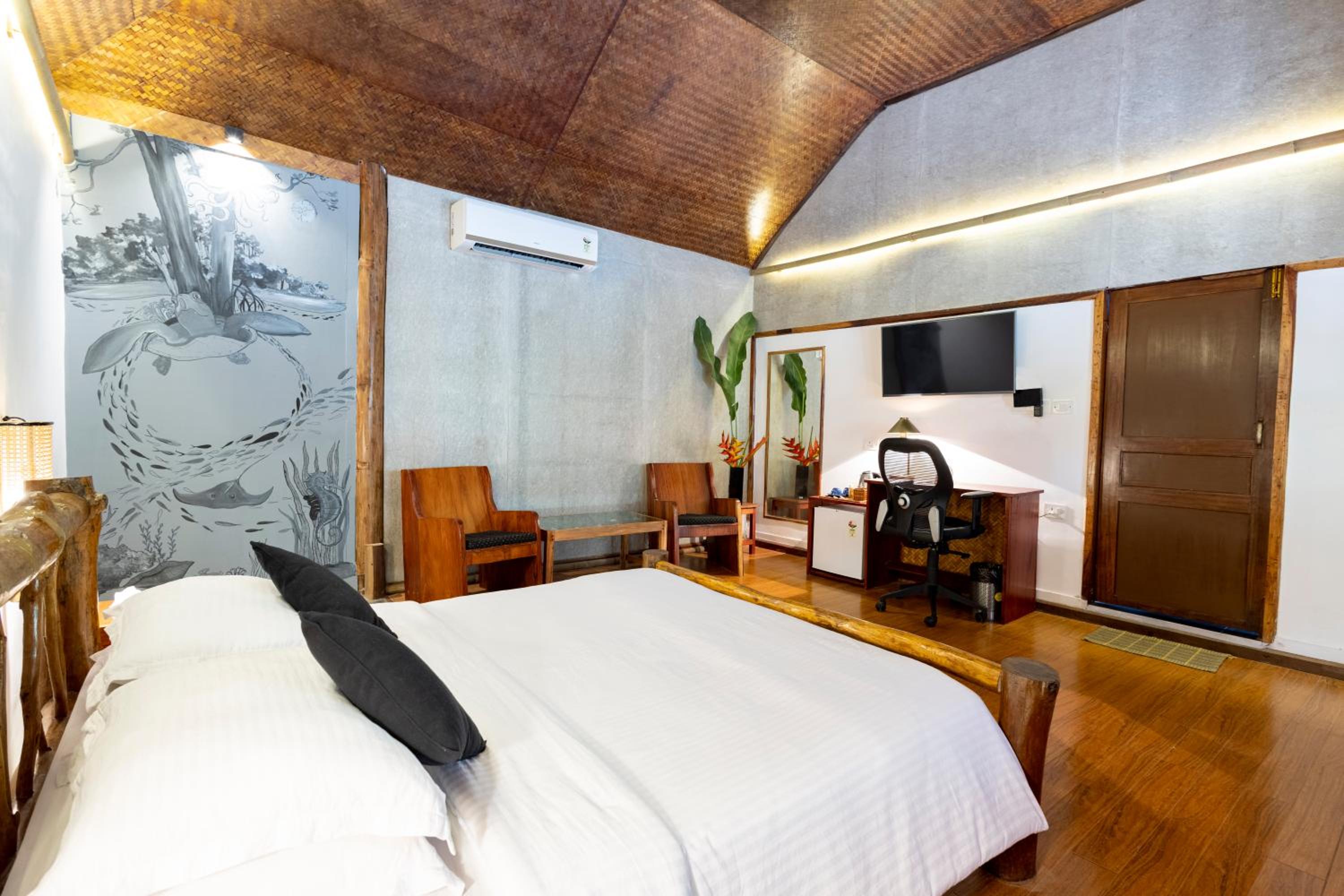 Suite - Photo 4