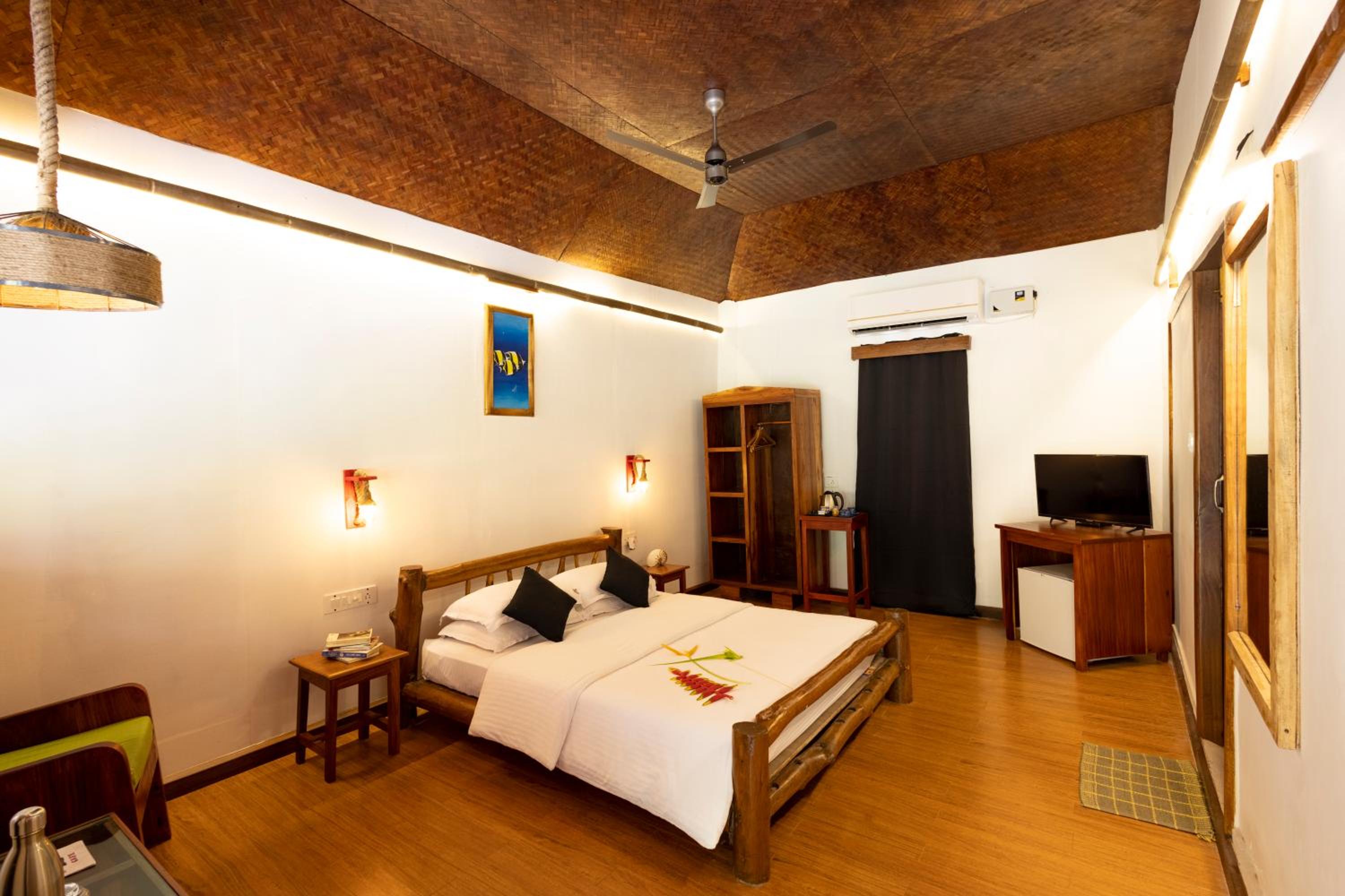 Standard Double Room - Photo 6