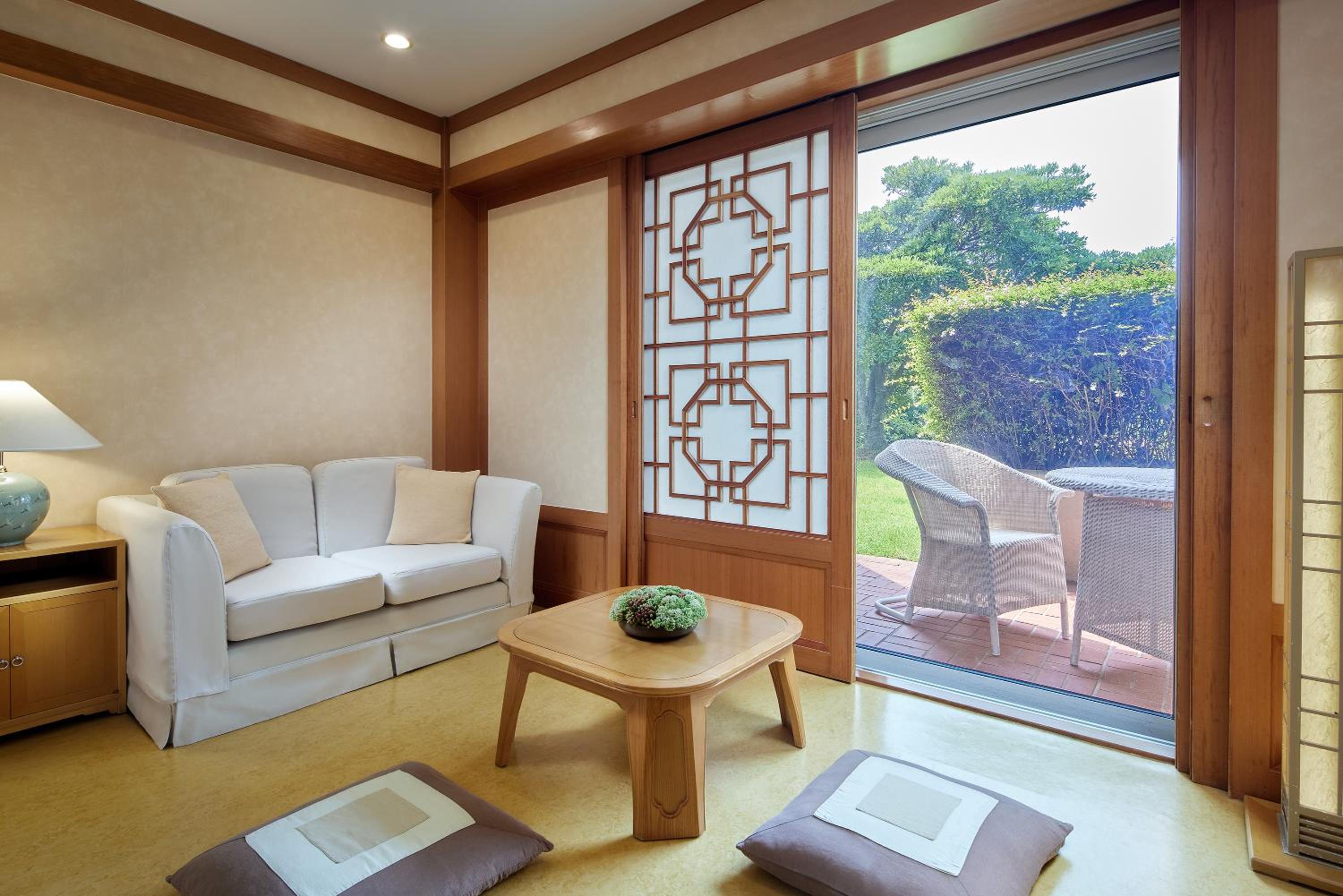 Premier Terrace Double Garden - Photo 3