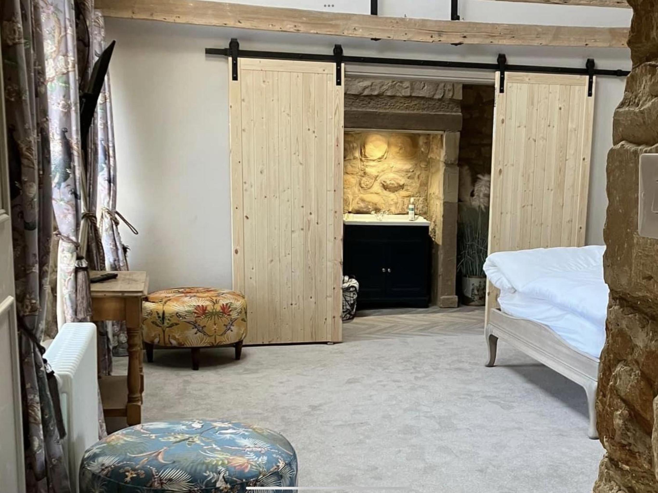 Superior Suite - Photo 6