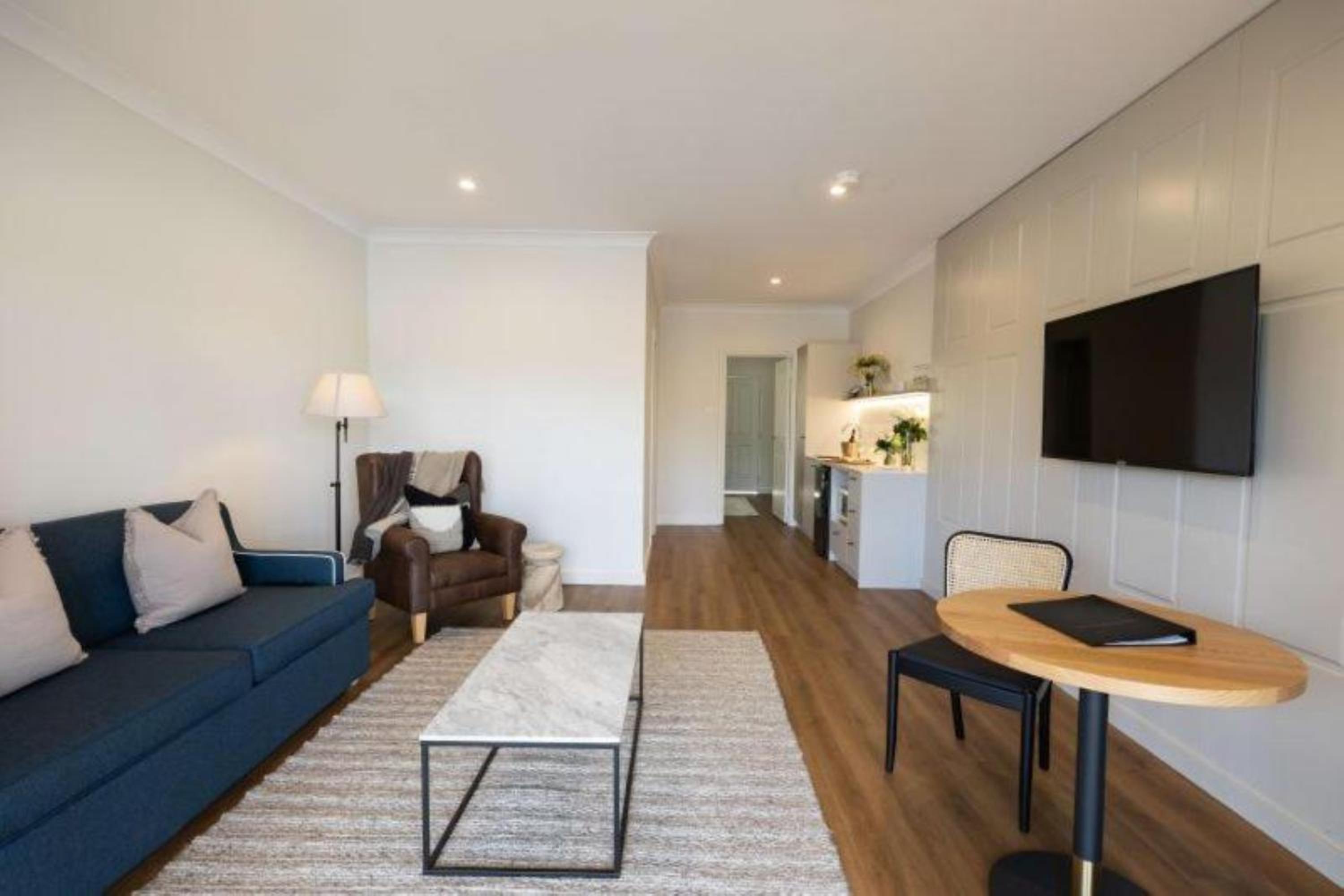 Courtyard Suite