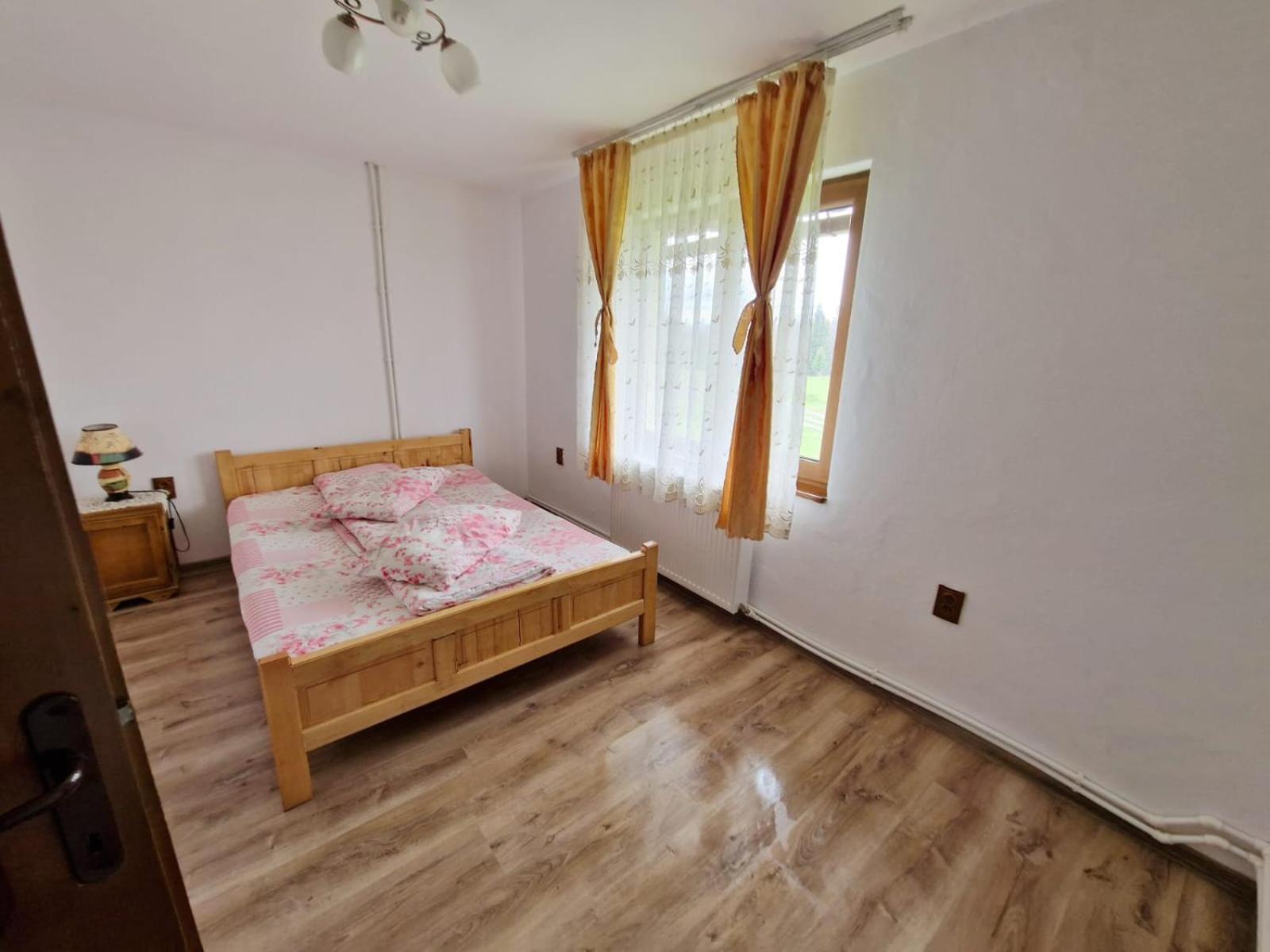 Double or Twin Room with Bathroom - Photo 5