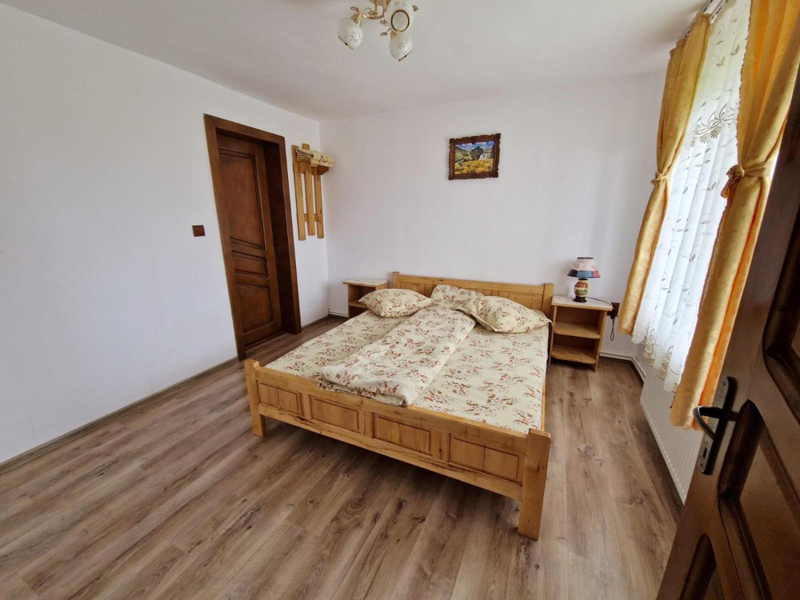 Double or Twin Room with Bathroom - Photo 3
