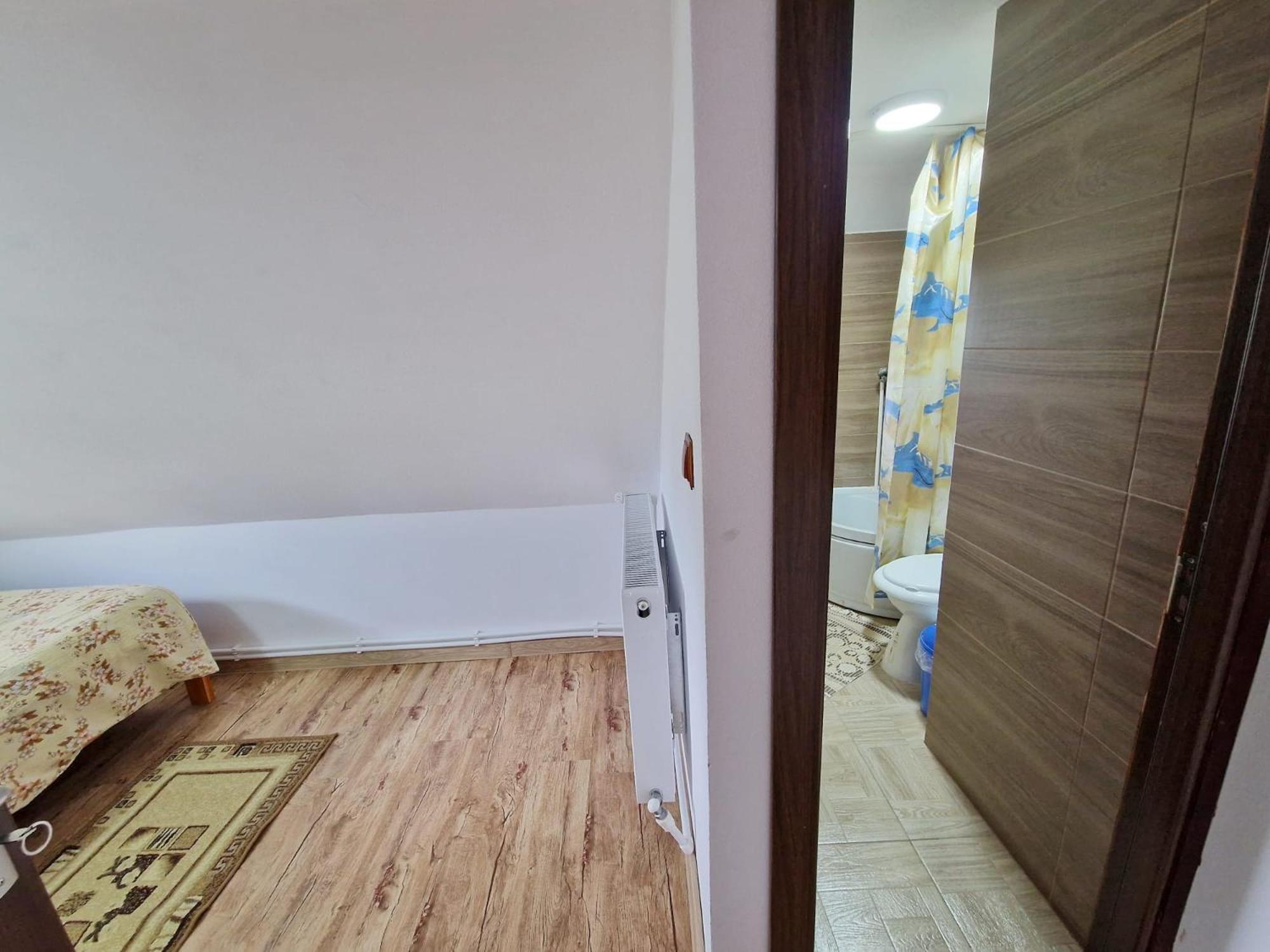 Double or Twin Room with Bathroom - Photo 12