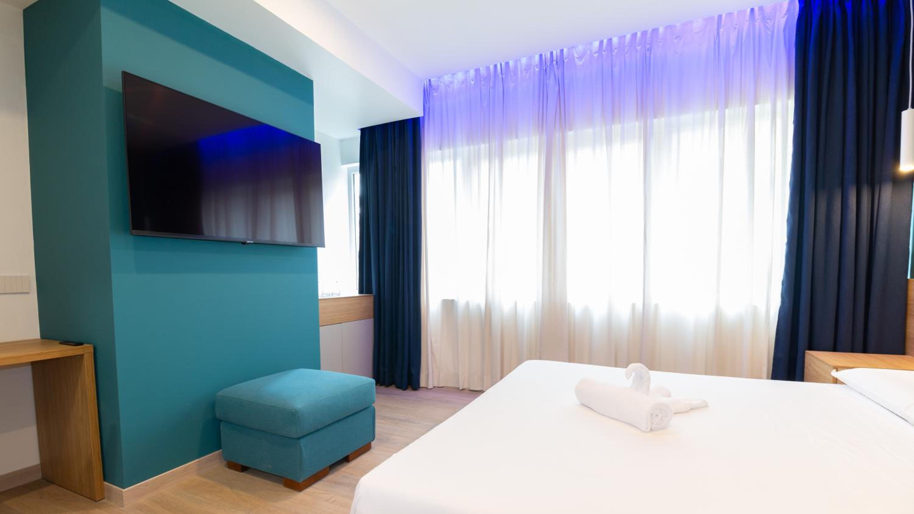 Deluxe Room - Photo 4