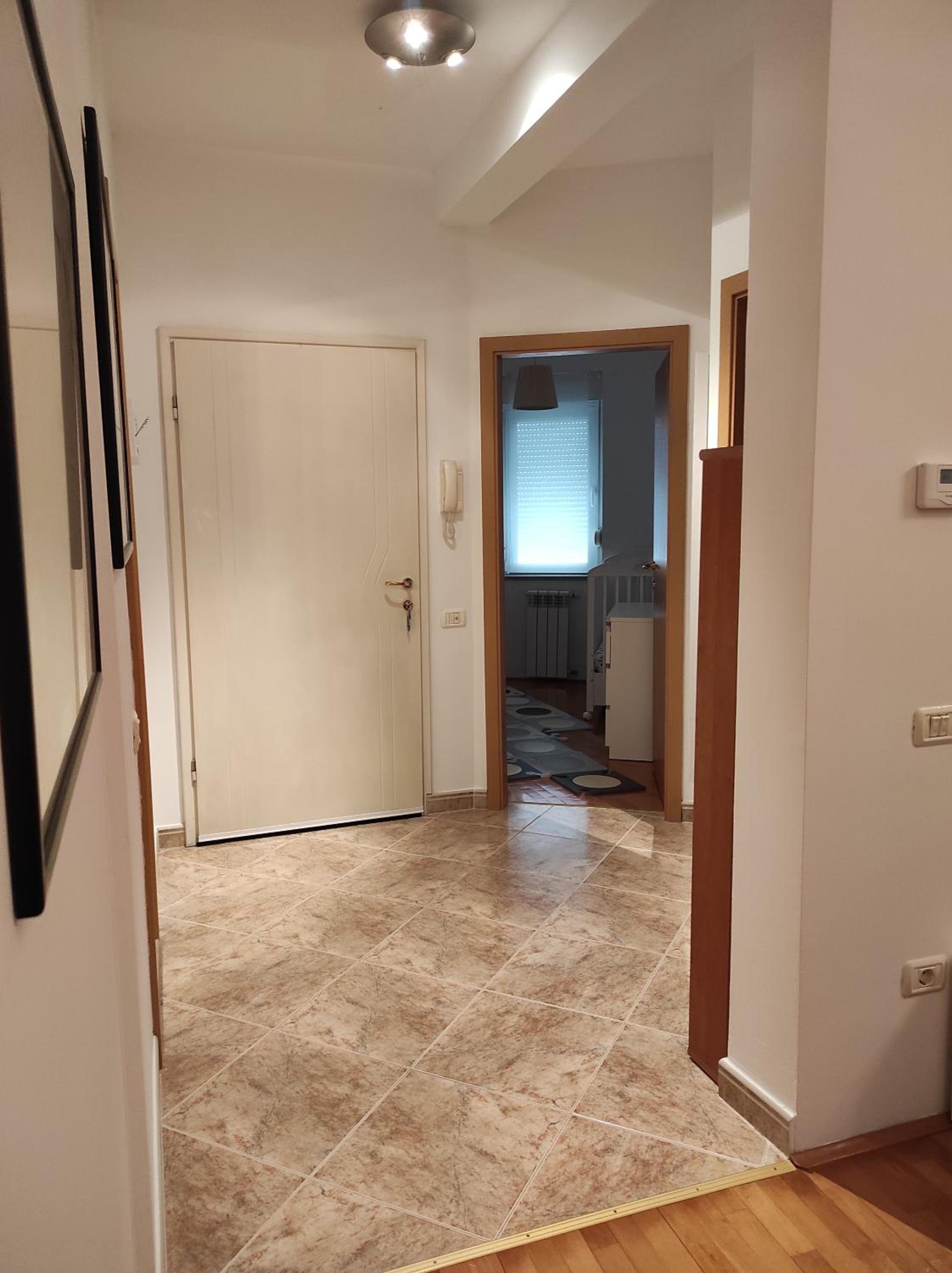 One-Bedroom Apartment photo 3