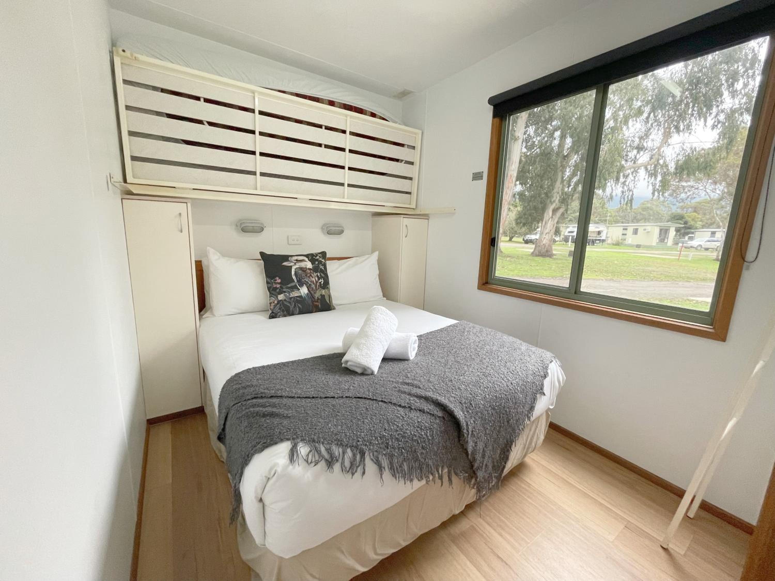 Twin Deluxe Cabin (5 Guests) photo 3