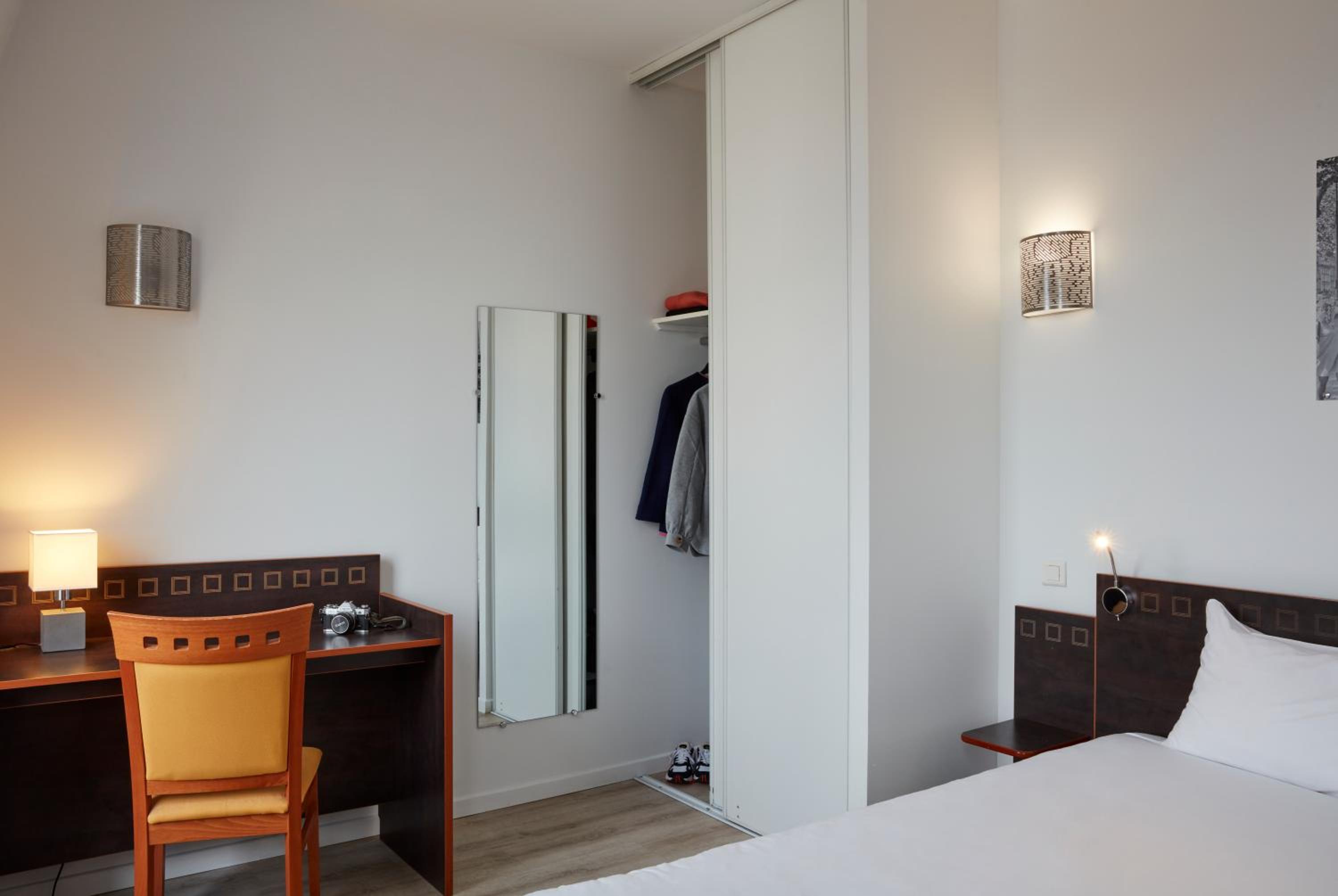 Studio (2 Adults)
