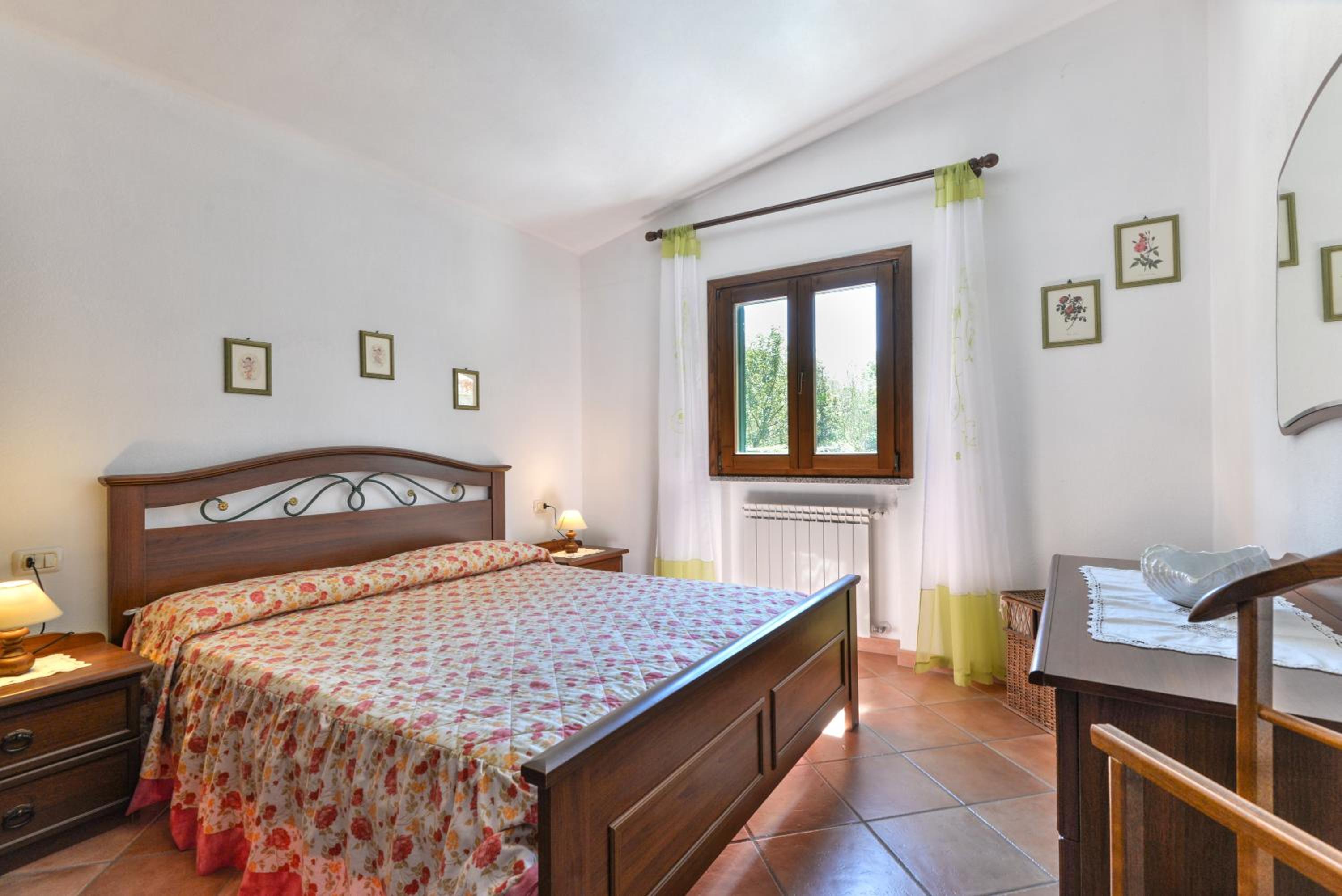Two-Bedroom Deluxe Apartment with Garden View