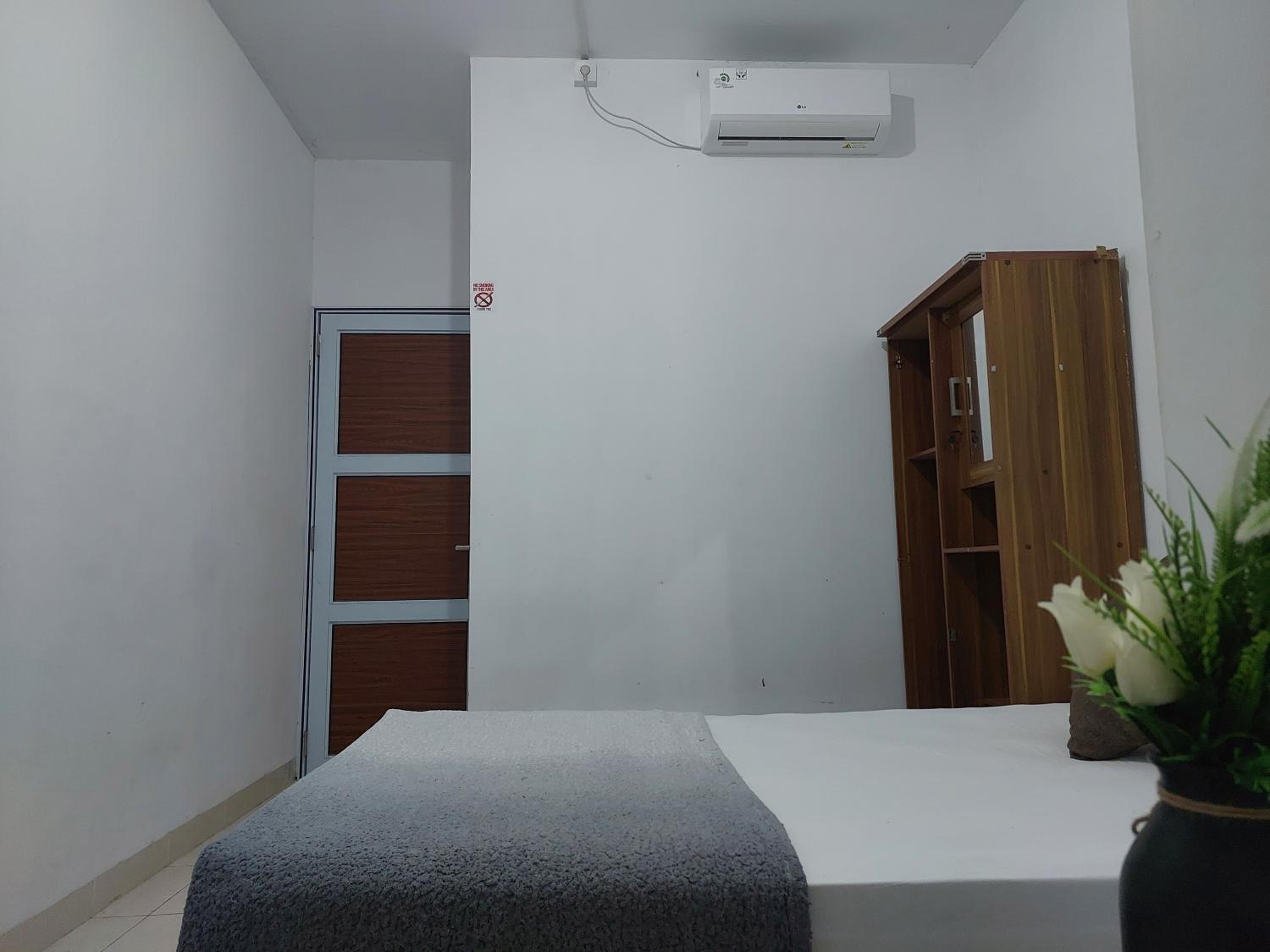 Deluxe Family Suite - Photo 9