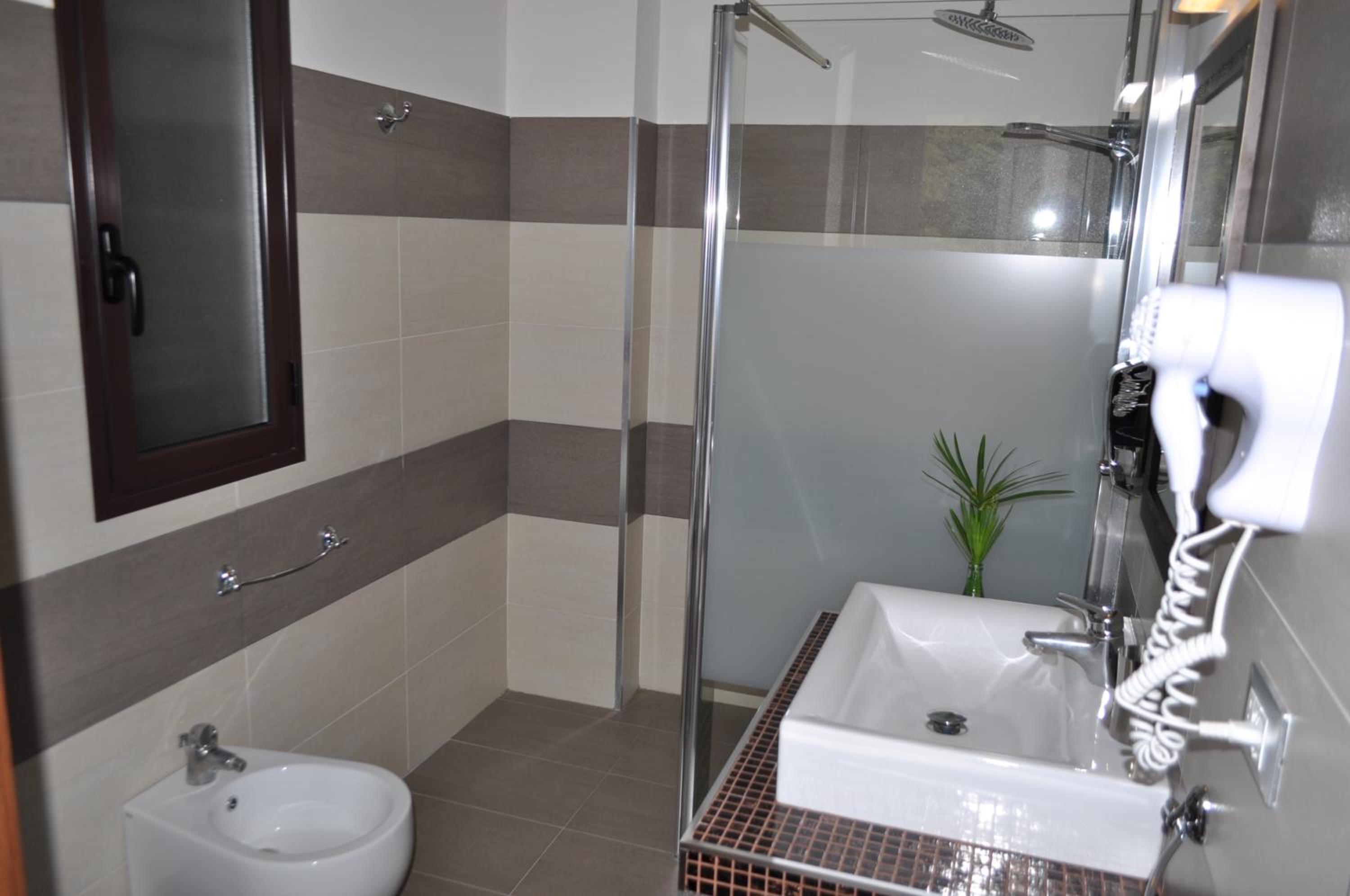 Standard Double or Twin Room photo 2