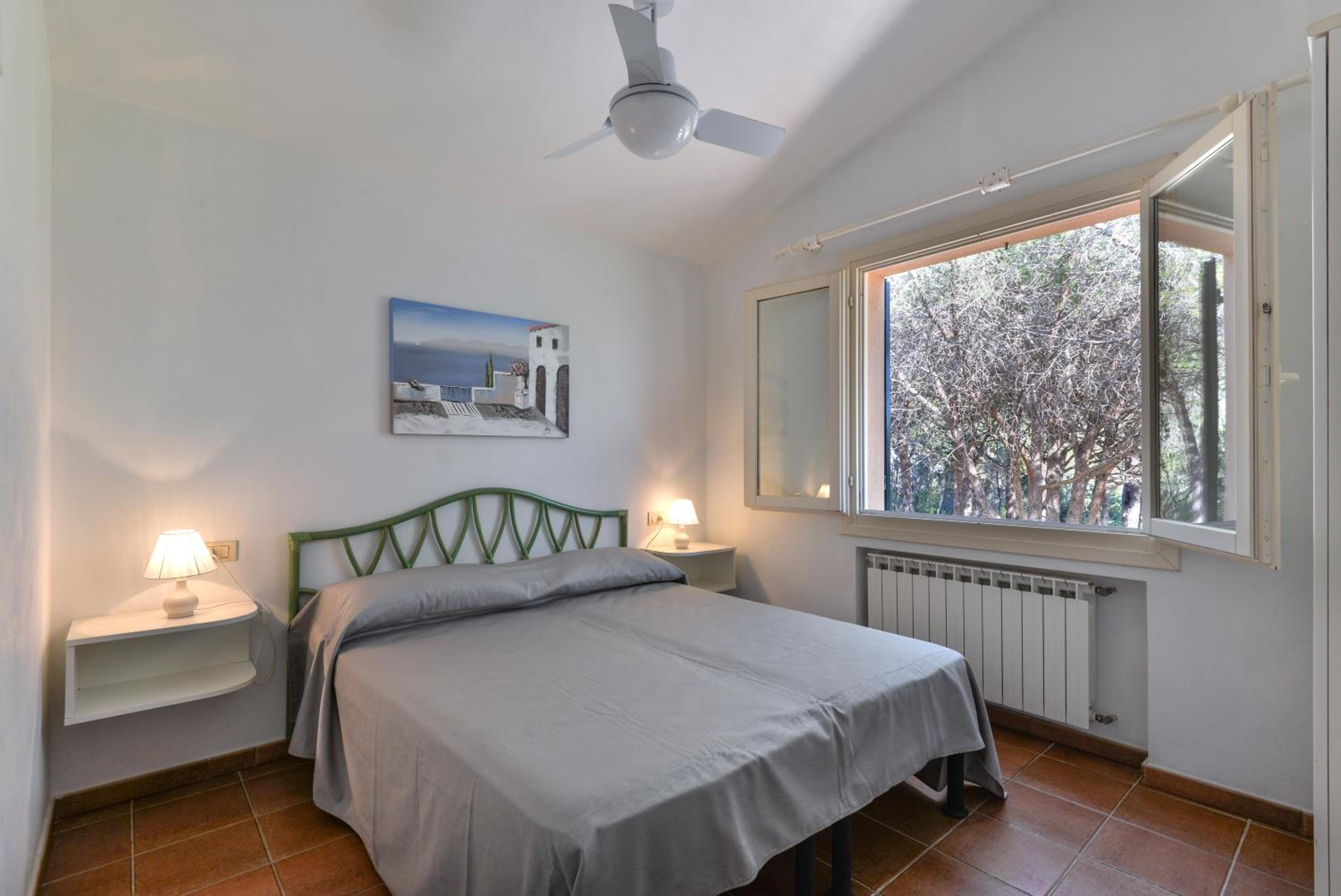 Two-Bedroom Apartment with Mountain View