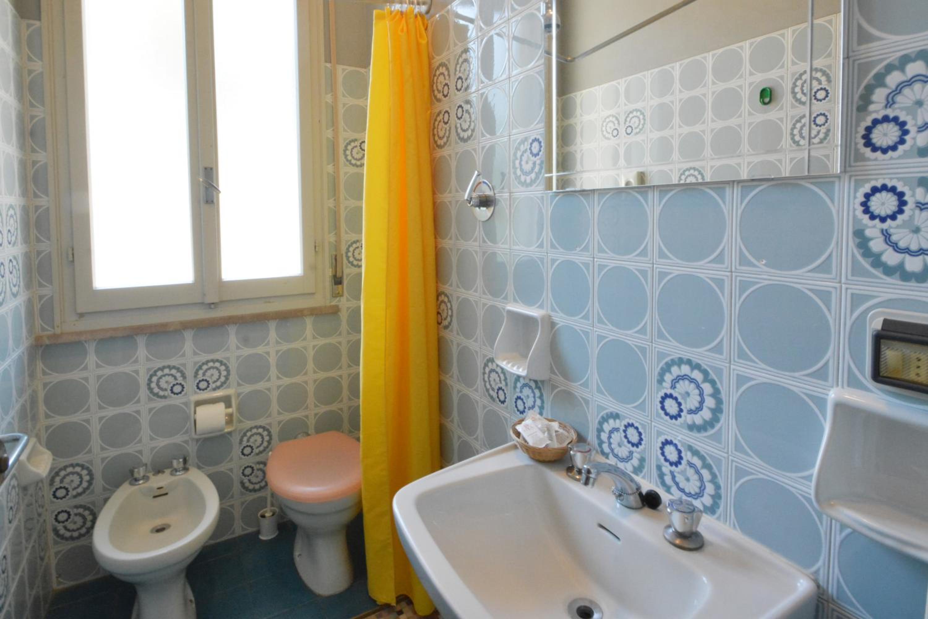 Family Room with Bathroom - Photo 2