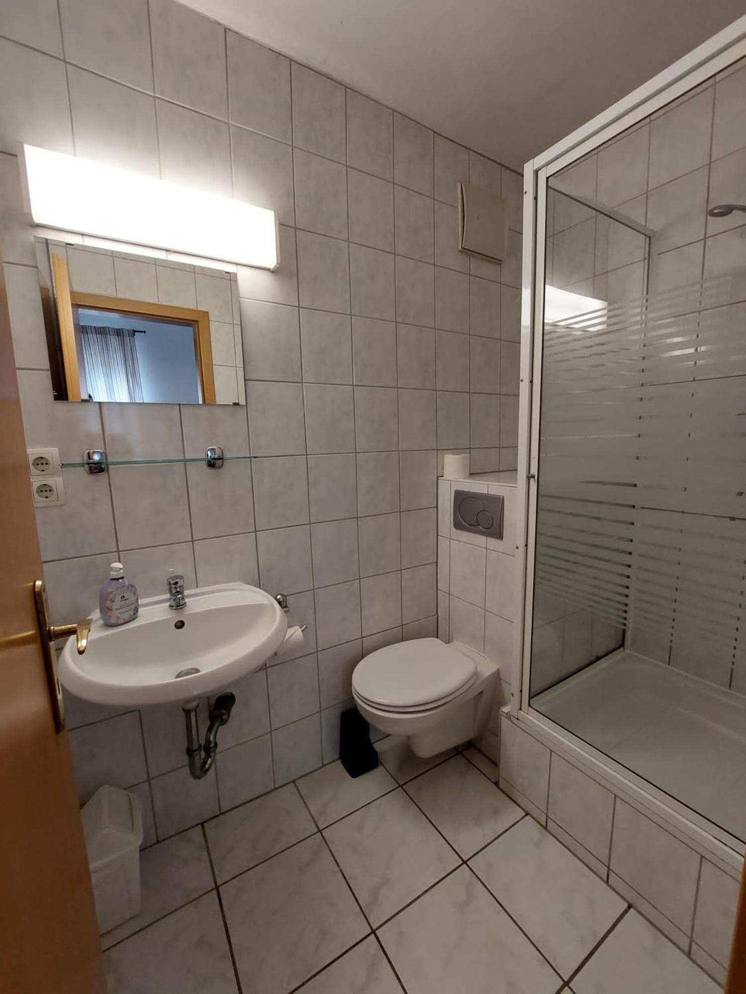 Economy Twin Room photo 2