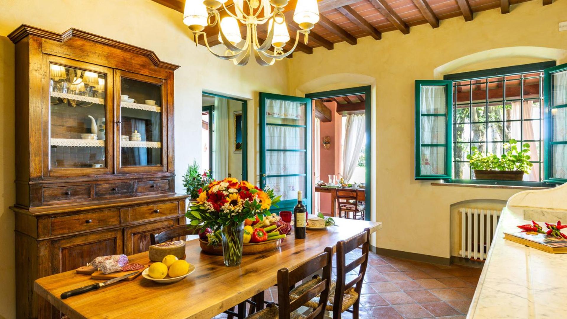 Nine-Bedroom Villa photo 2