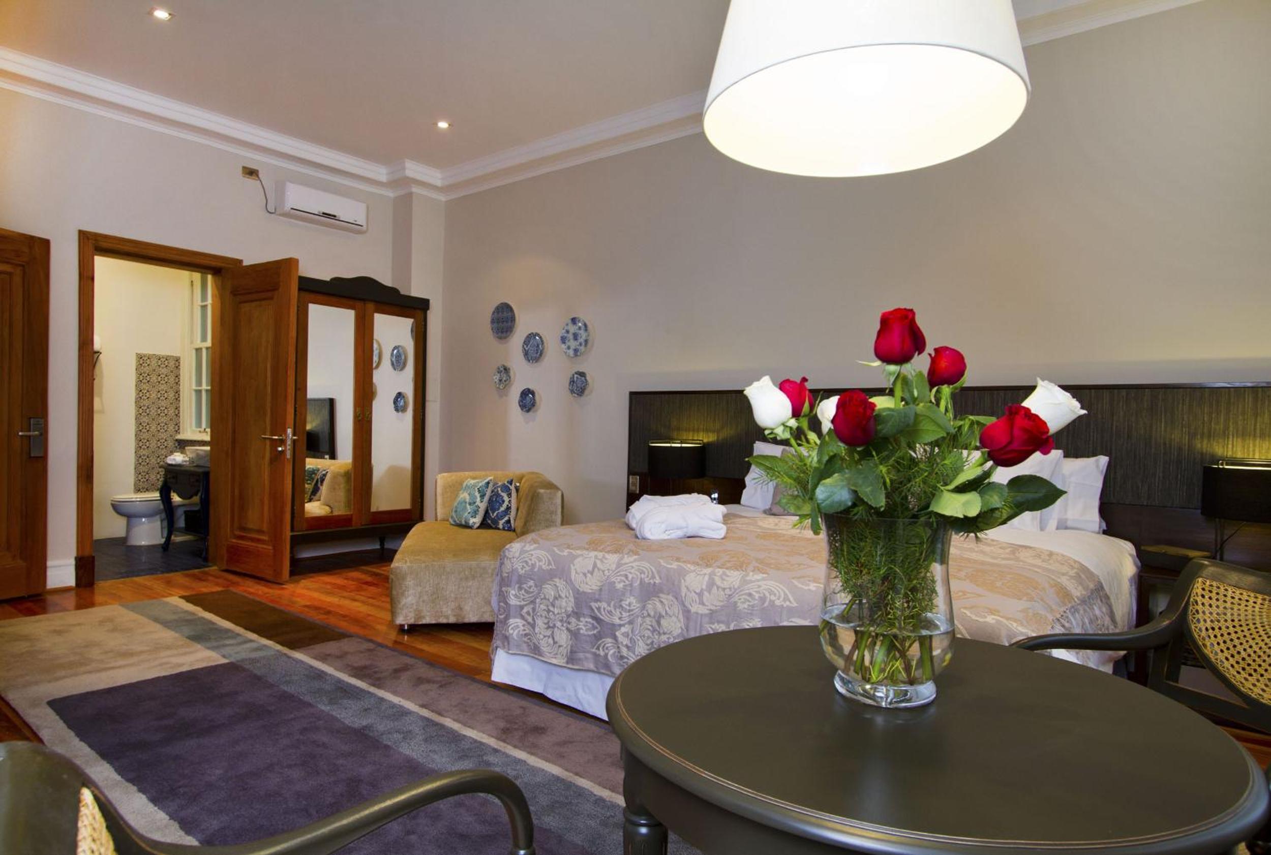 Suite - Photo 3