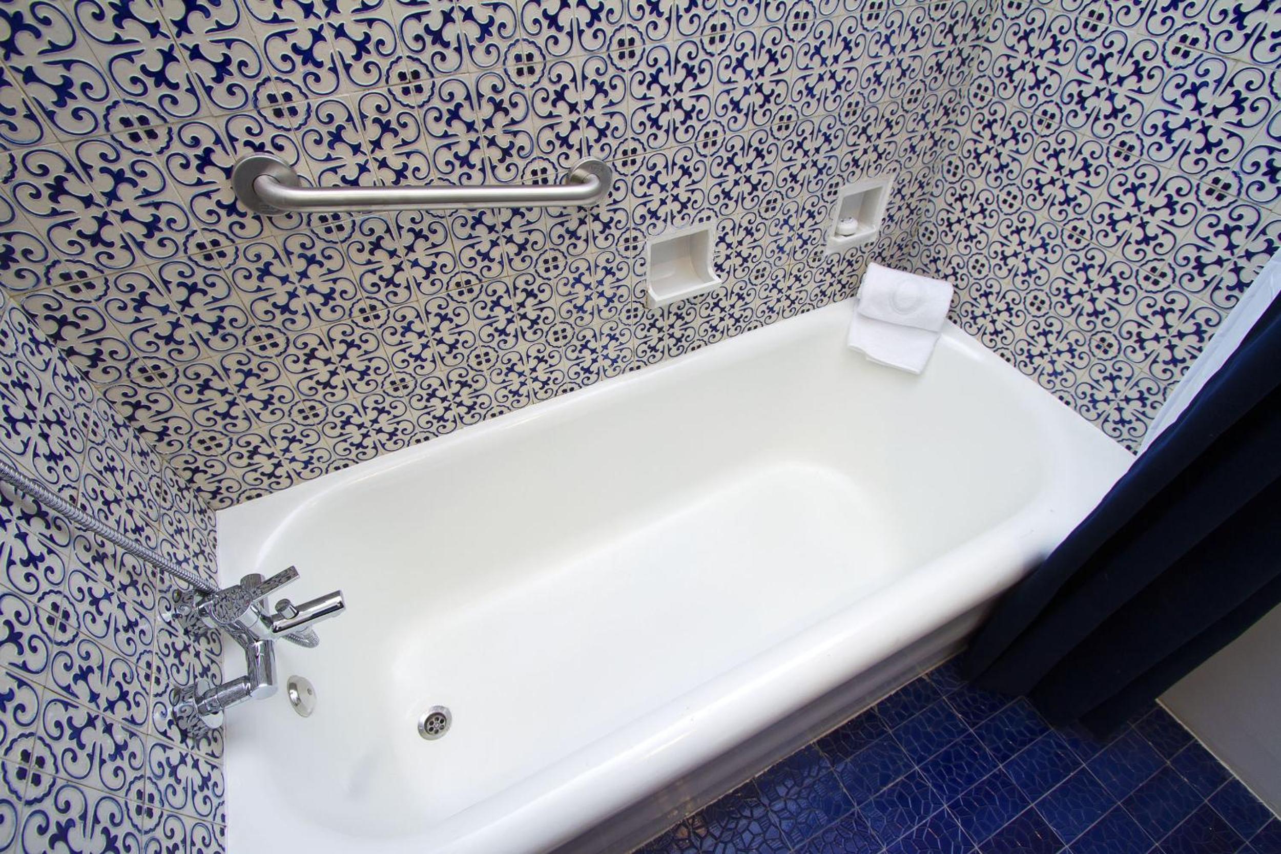 Suite - Photo 2